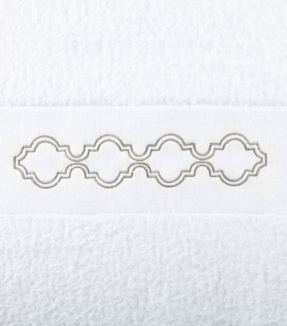 Abyss & Habidecor Chanti Guest Towel (40cm x 75cm) Silver Image 2