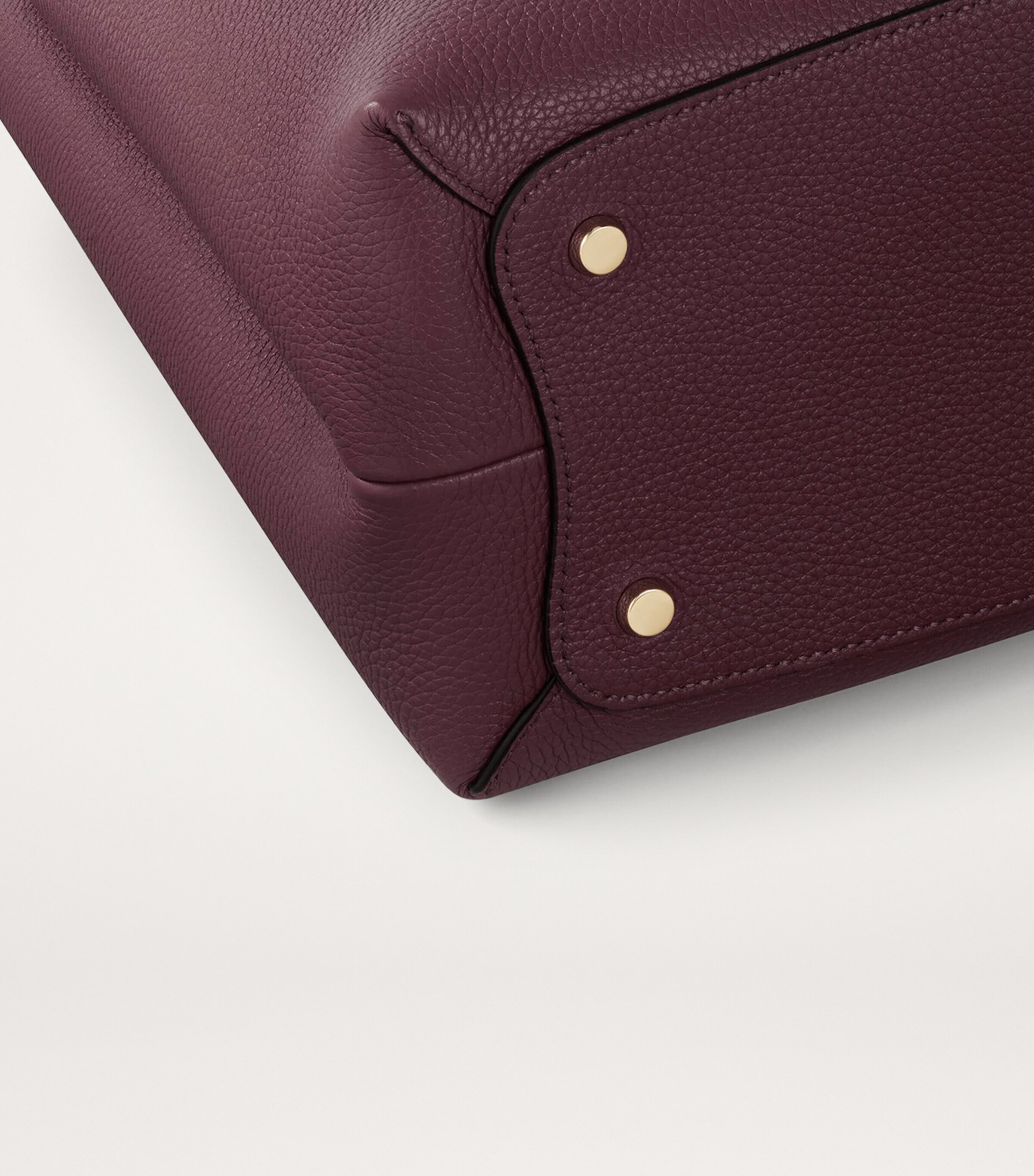 Medium Calfskin Panthère de Cartier Top-Handle Bag PLUM Image 5