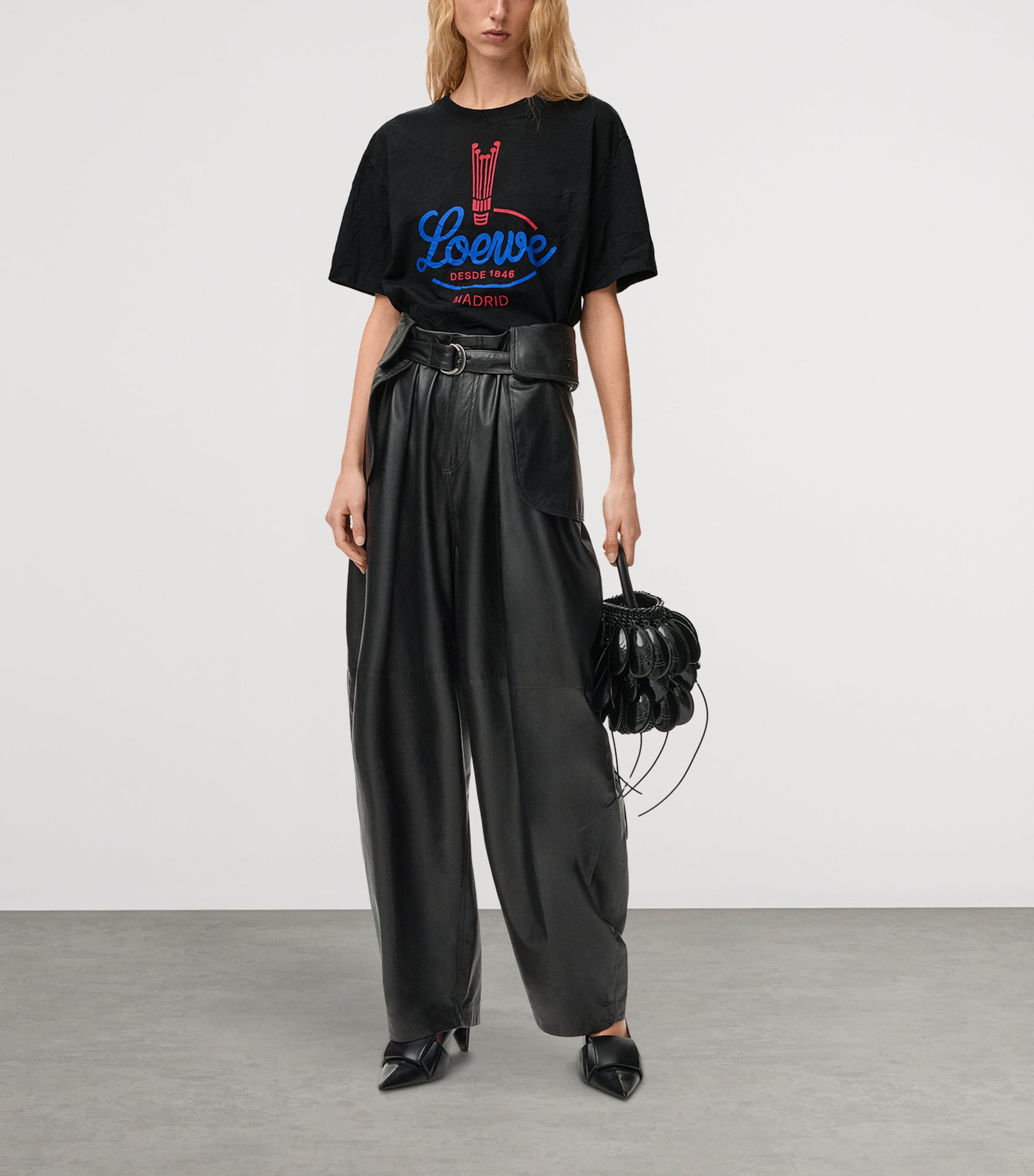 LOEWE Womens Cotton Graphic Logo T-Shirt Black Image 2