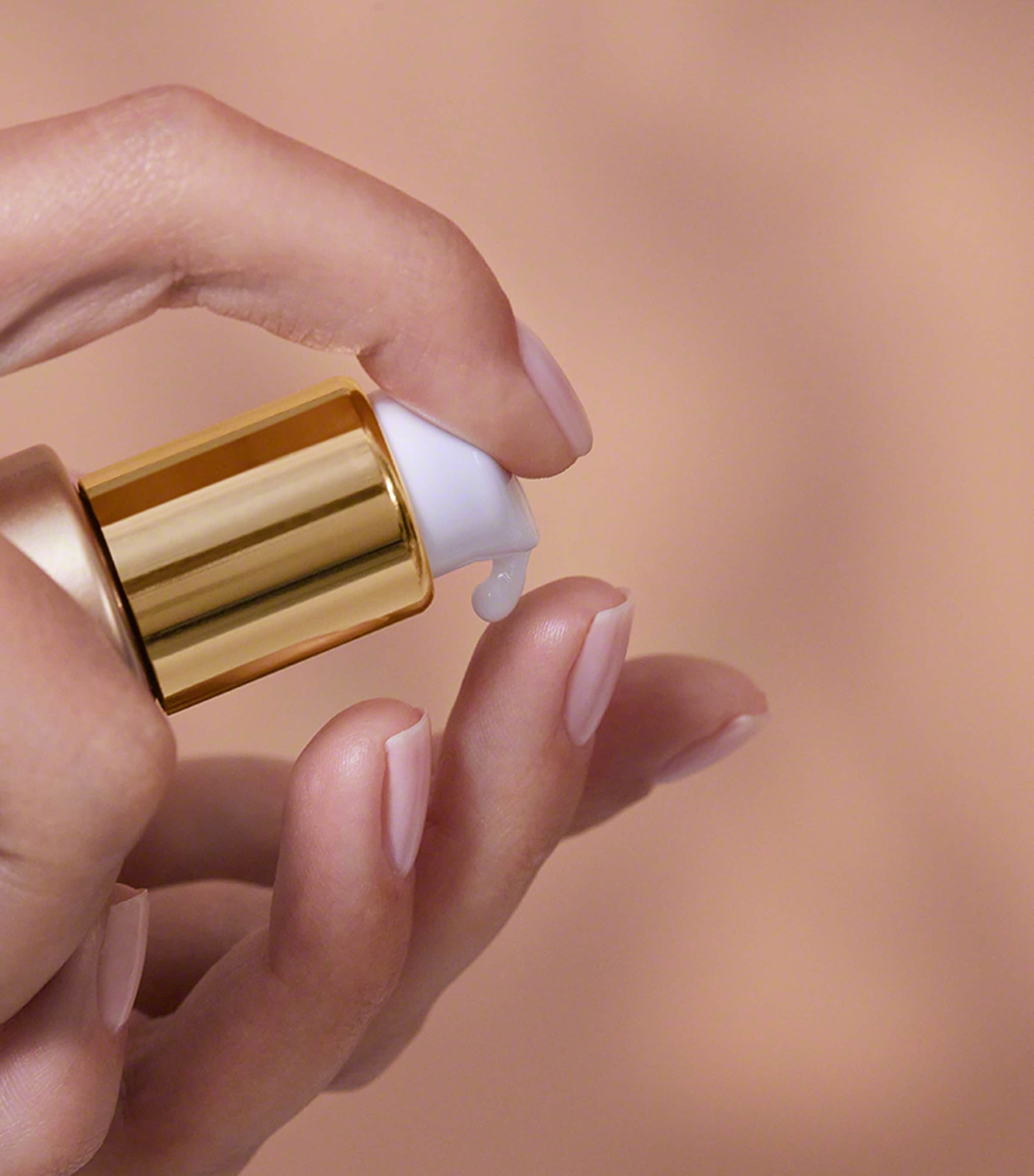 V-Firm Serum (30ml) NO COLOUR Image 2