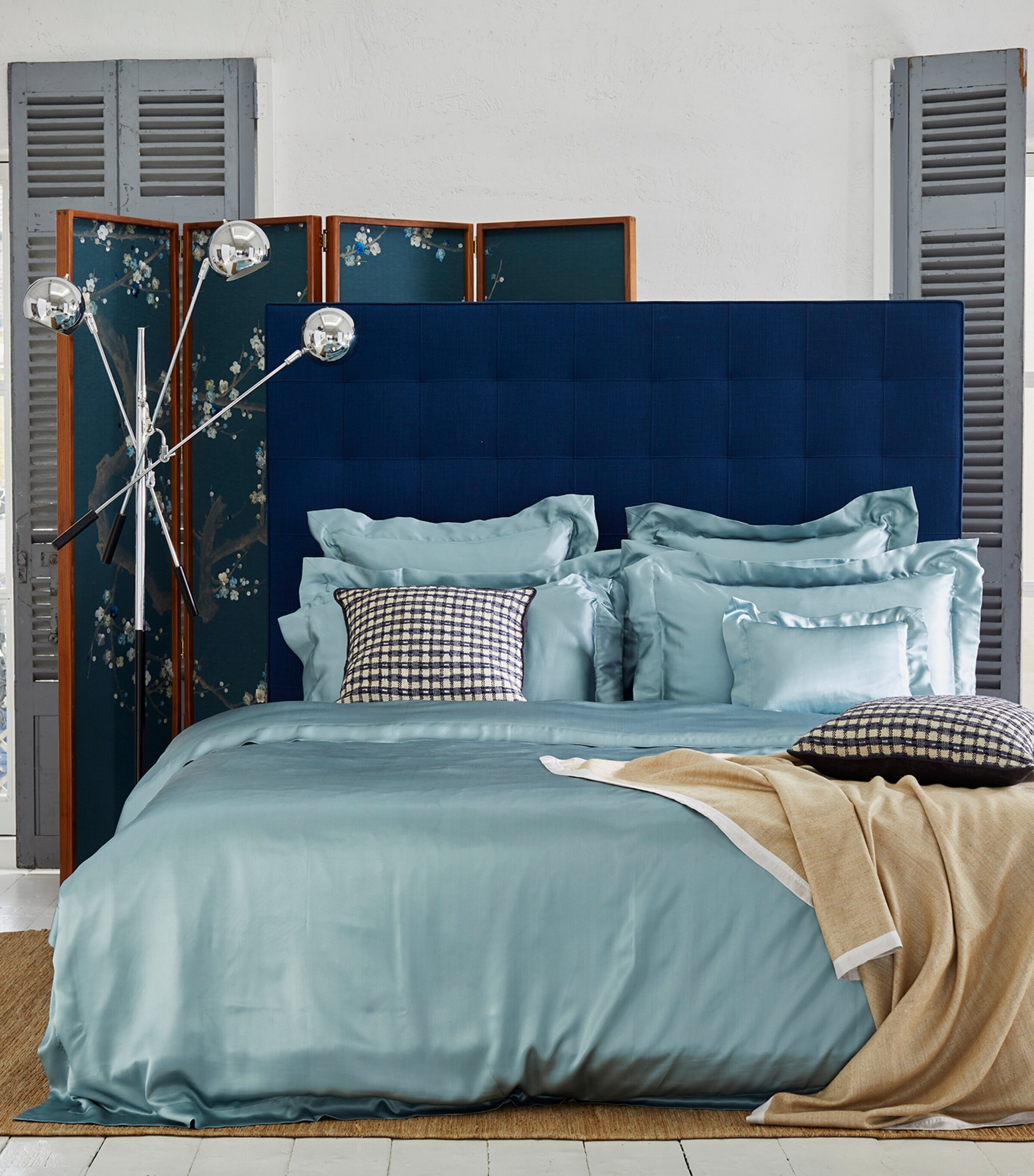 Silk King Fitted Sheet (150cm x 200cm) GREEN Image 2