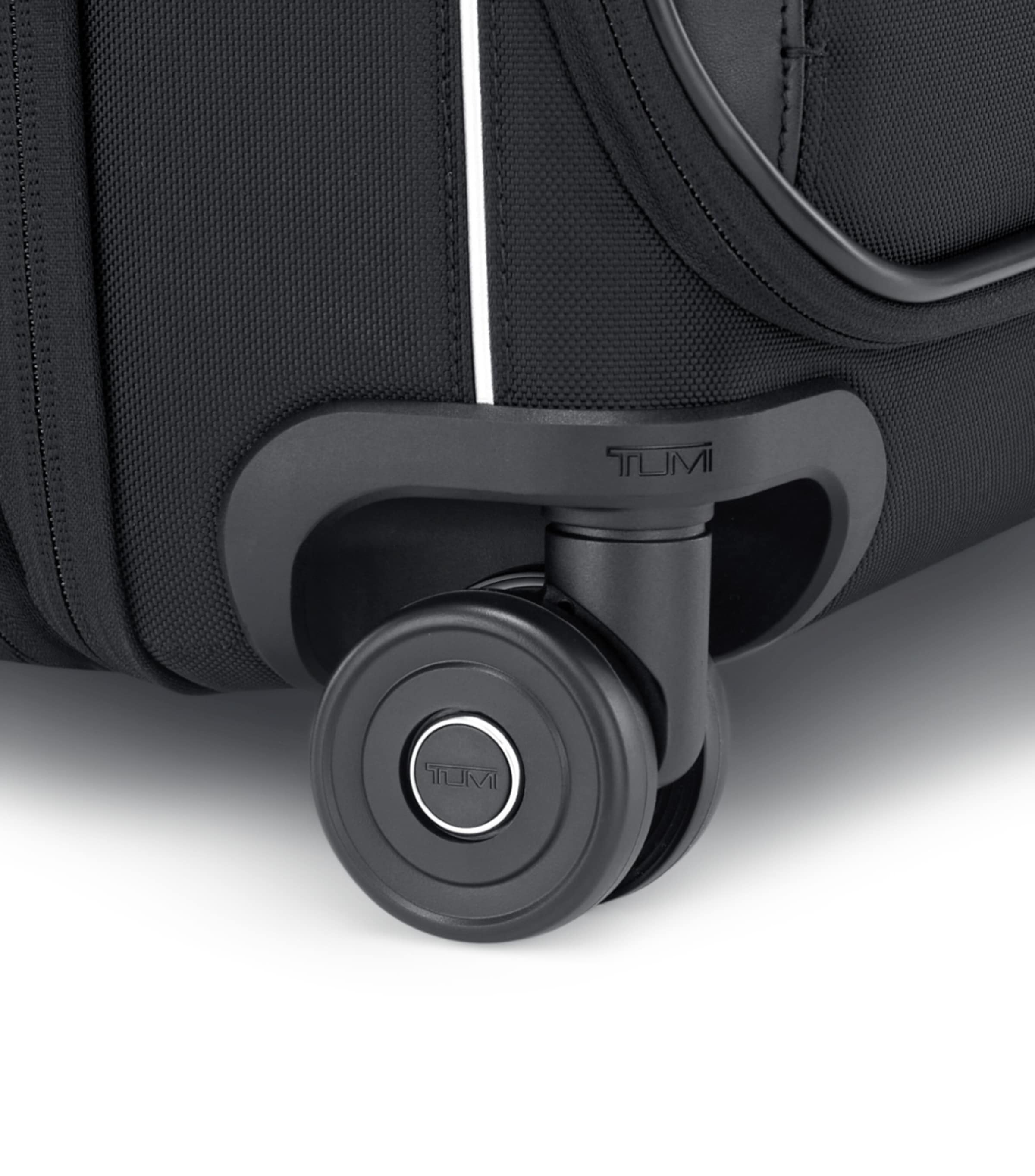 Tumi Large Arrivé Cabin Suitcase (55cm) Black Image 11