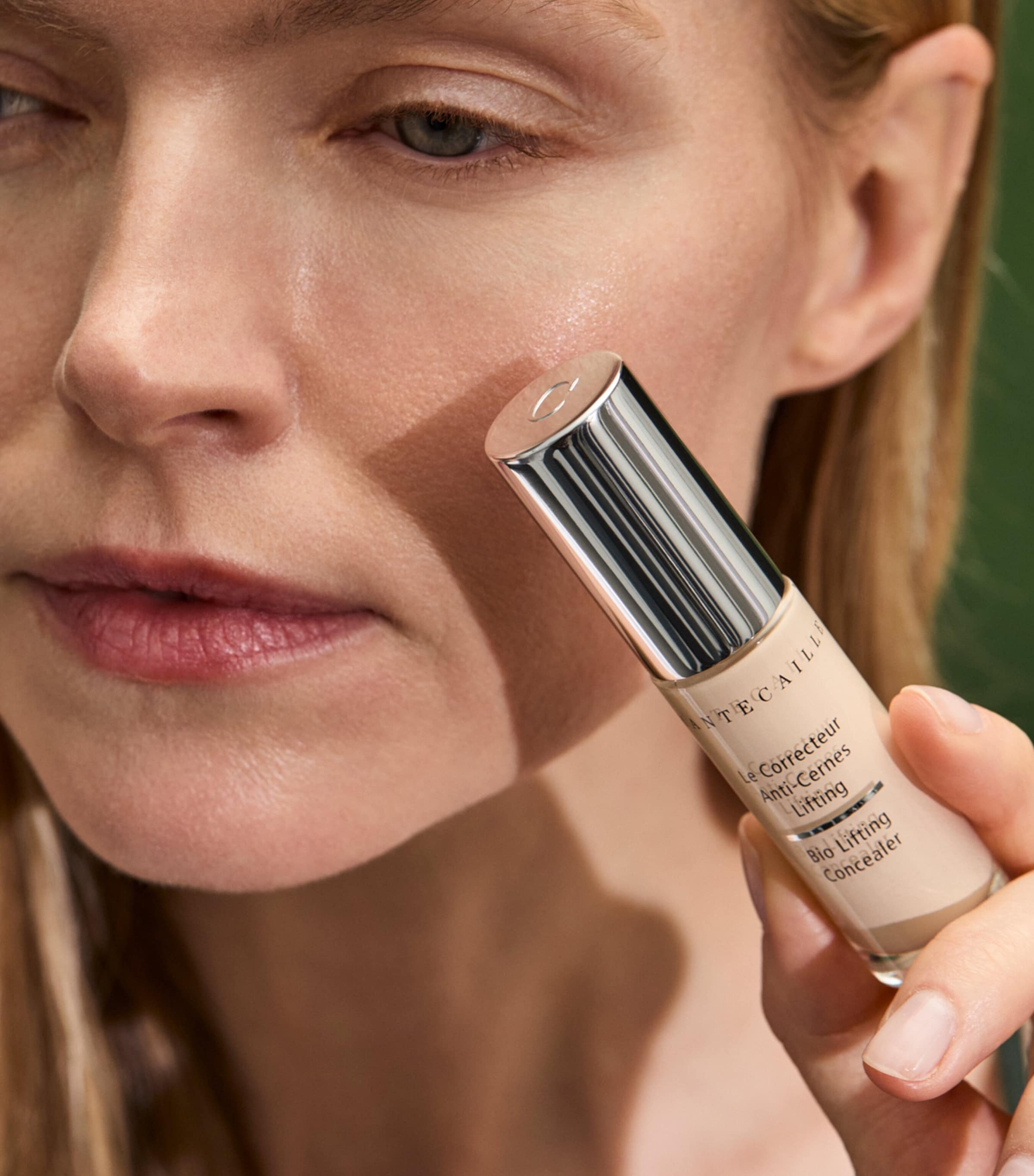 Chantecaille Bio Lifting Concealer Aura Image 9
