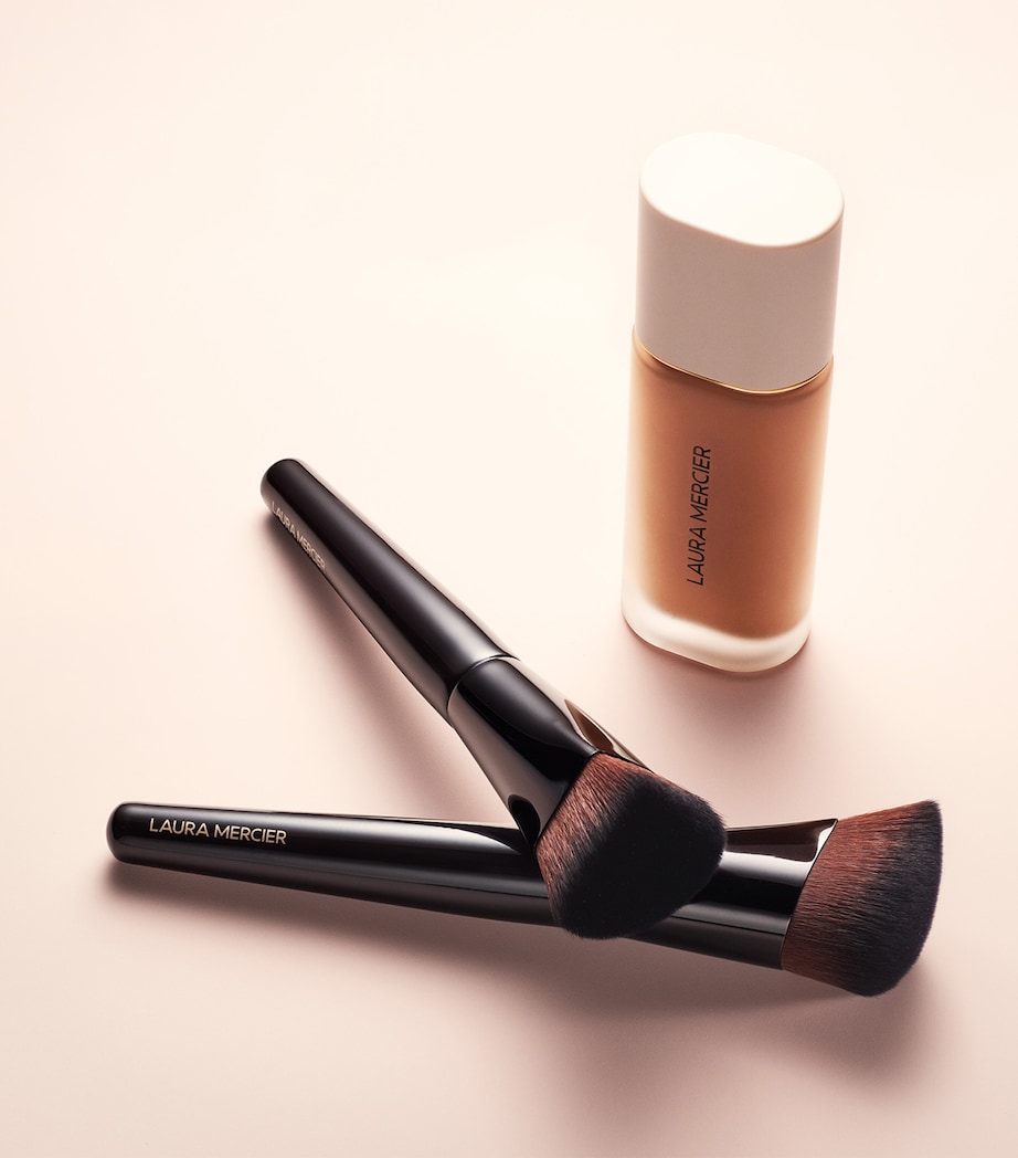 Real Flawless Foundation Brush NO COLOUR Image 2