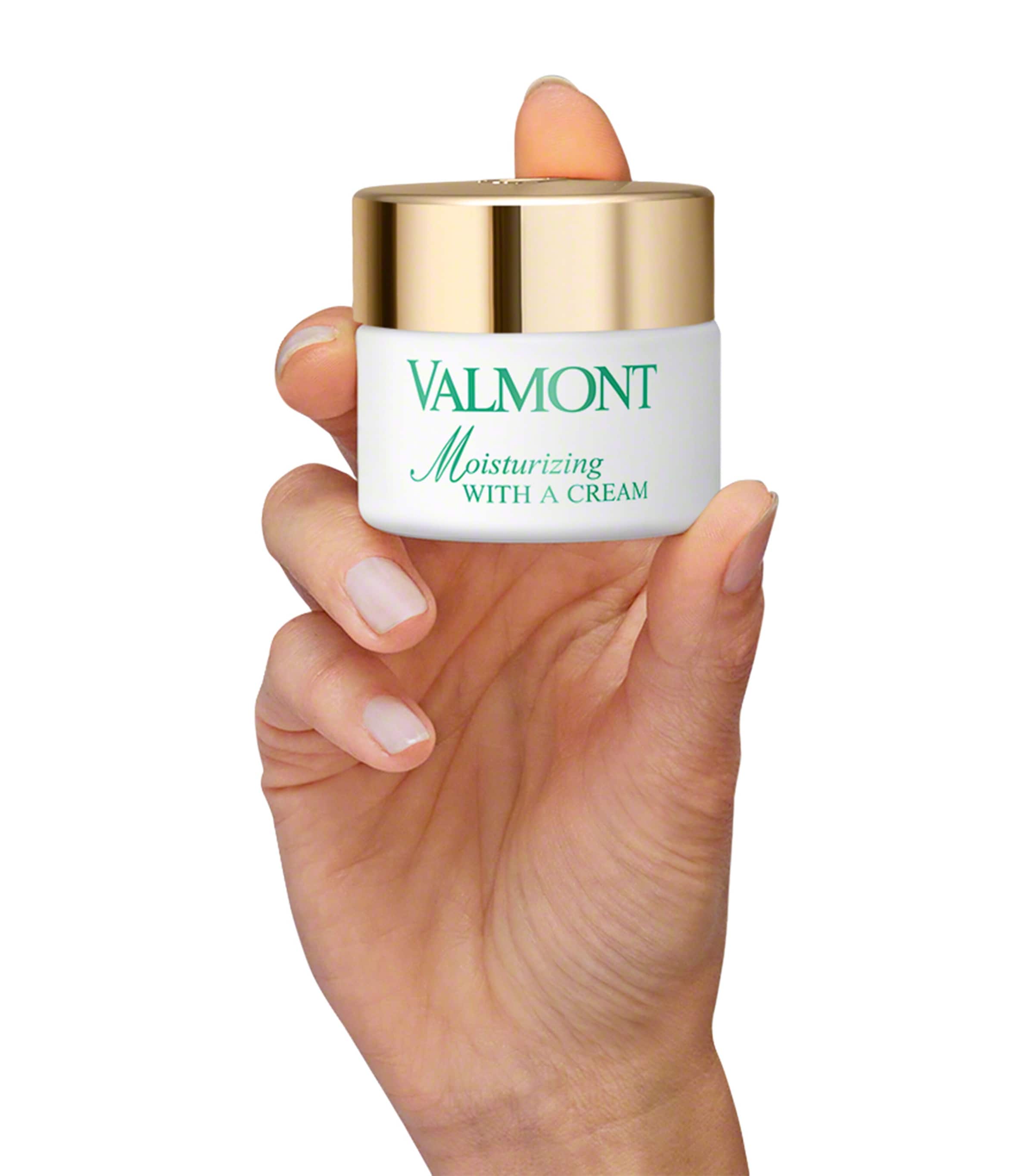 Moisturizing With A Cream NO COLOUR Image 4