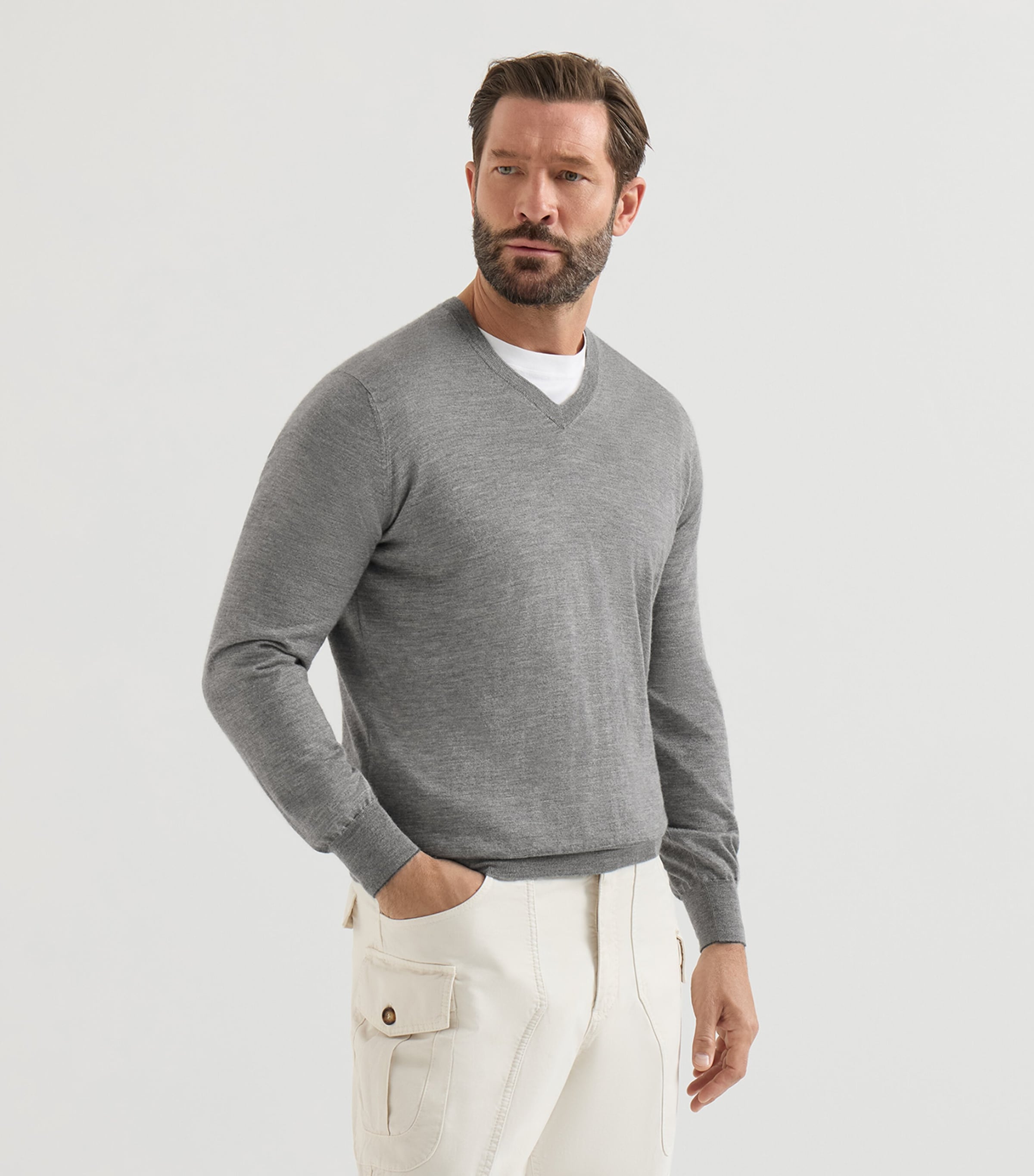 Brunello Cucinelli Mens Cashmere-Silk V-Neck Sweater Image 3