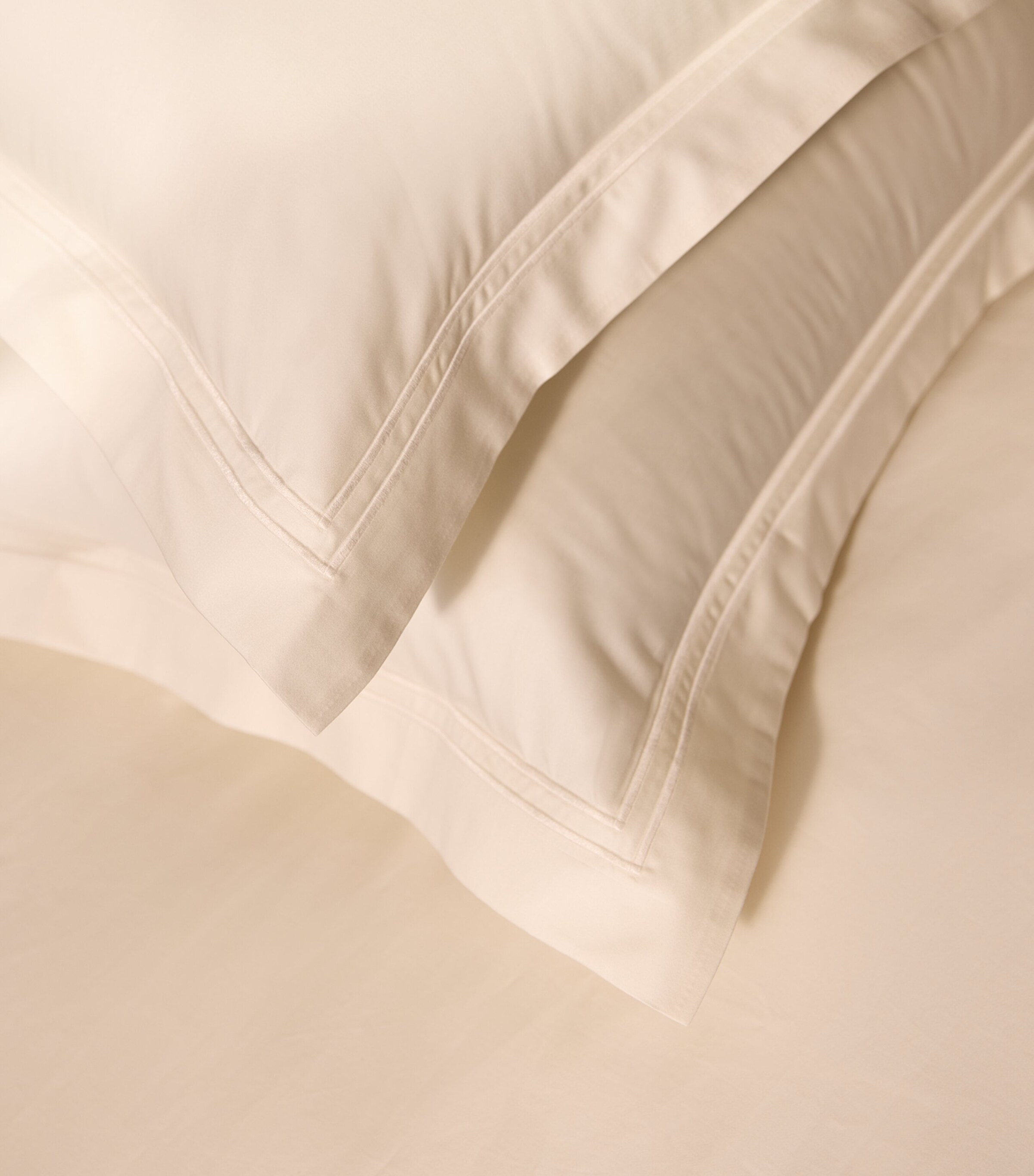 Harrods of London Brompton II Double Fitted Sheet (135cm x 190cm) Ivory Image 7