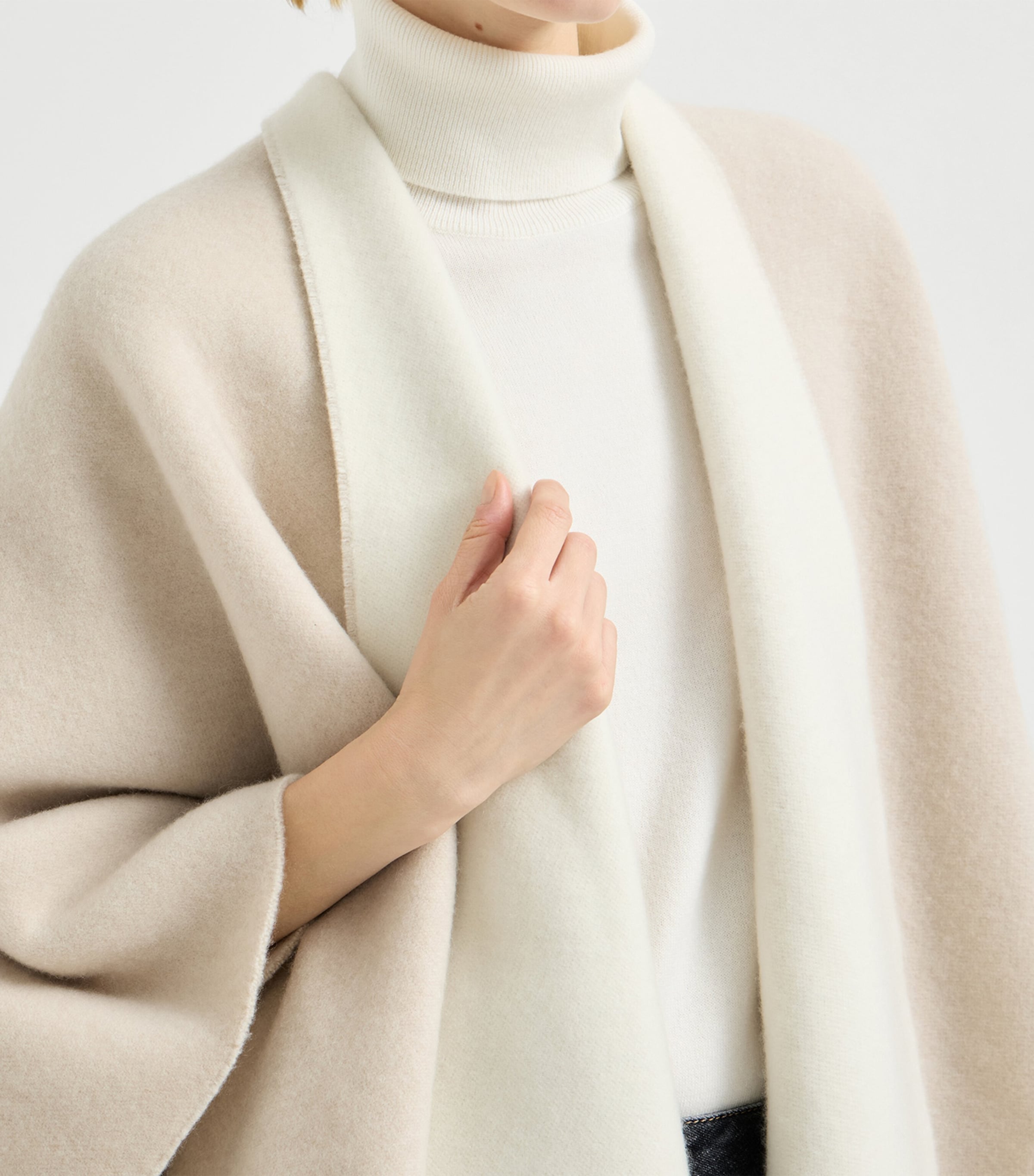 Brunello Cucinelli Womens Wool-Cashmere Reversible Poncho Image 3