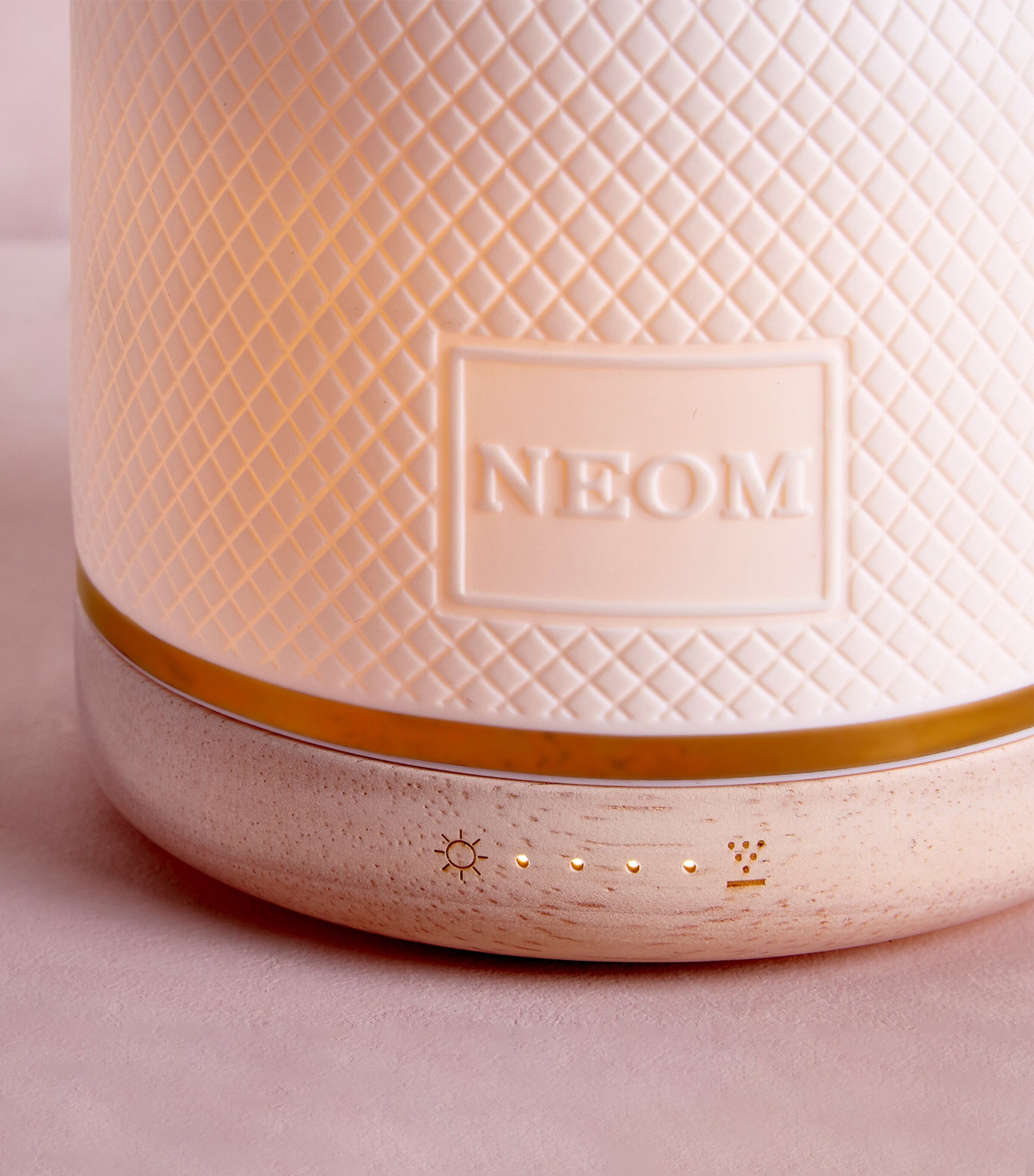 NEOM Wellbeing Luxe Pod Diffuser Image 3