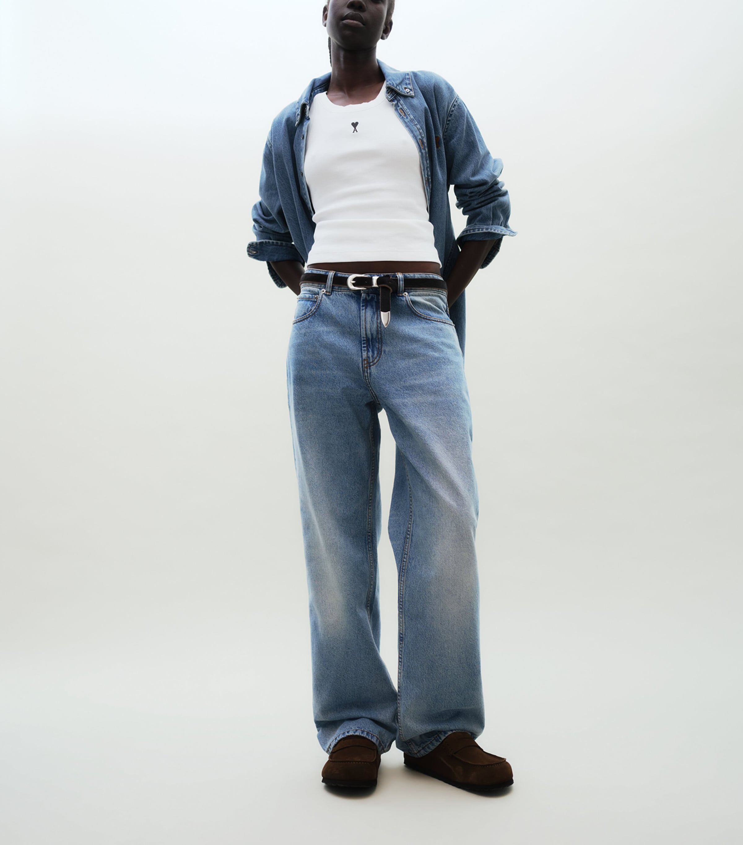 AMI Paris Womens Mid-Rise Straight Jeans Bleu Used Image 2