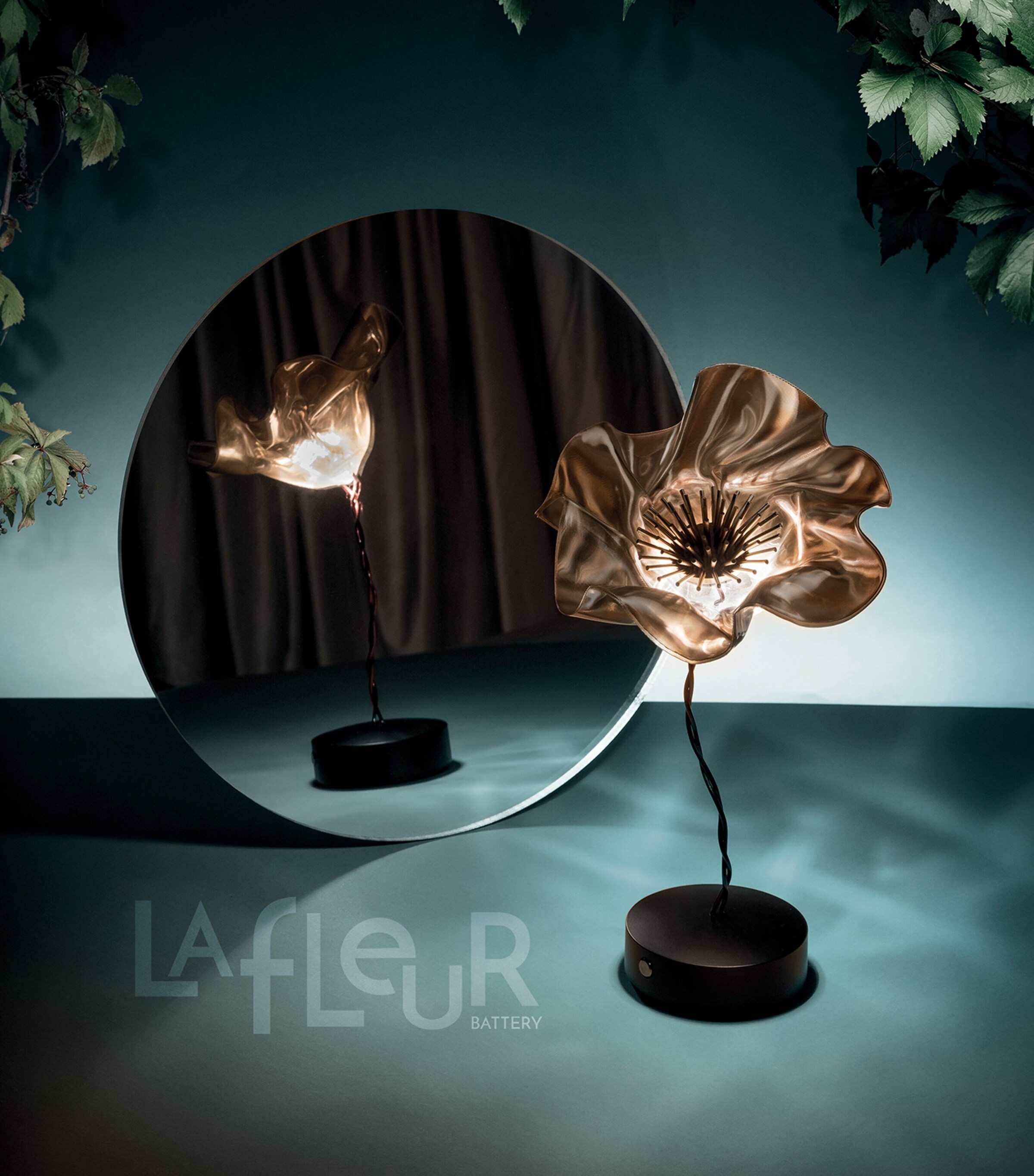LaFleur Battery Table Lamp GOLD & BLACK Image 11
