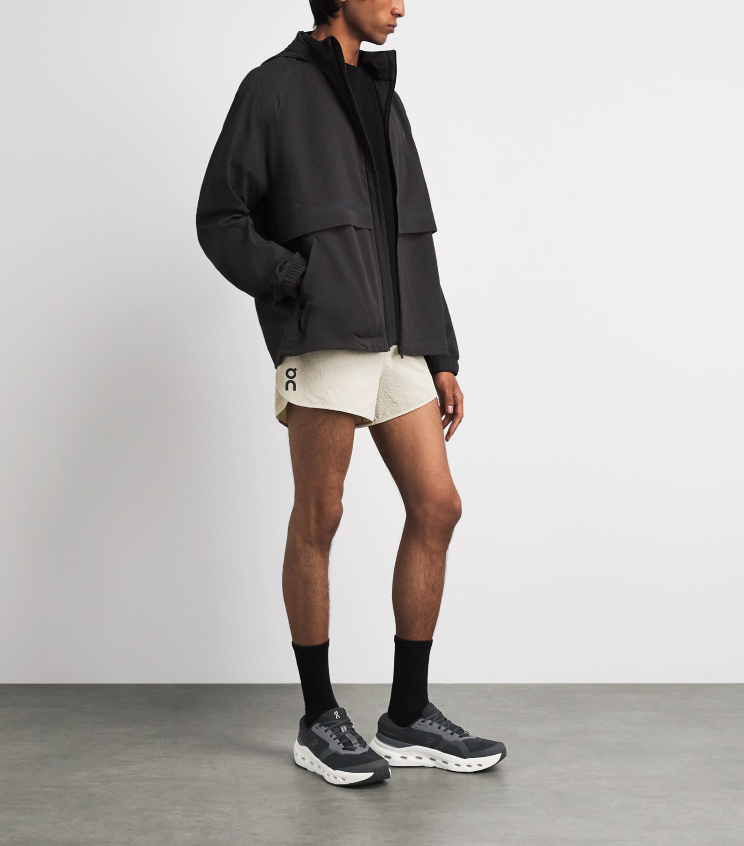 On Mens Cloudrunner 3 Trainers Black | Ivory Image 4