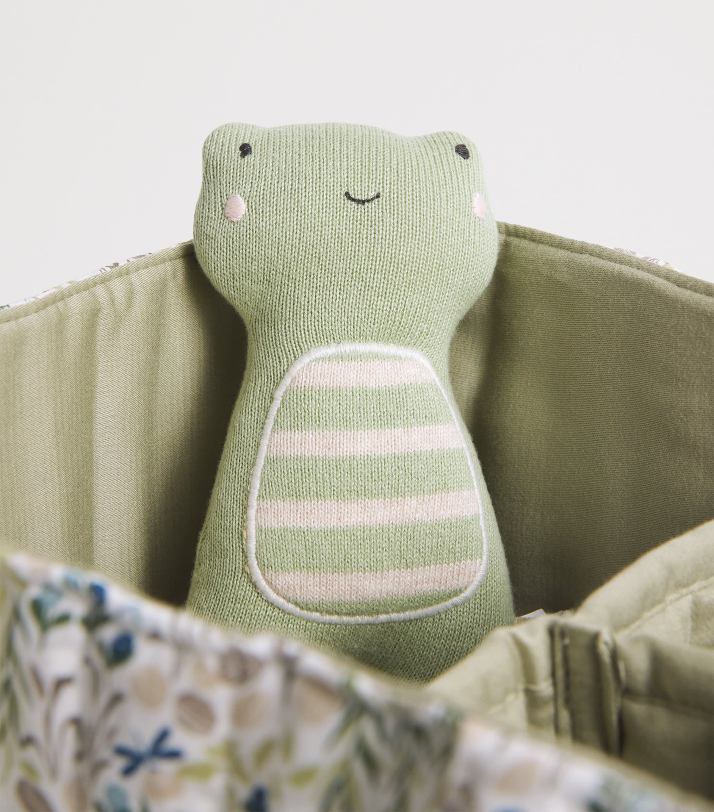 Avery Row Riverbank New Baby Essentials Gift Set Riverbank Image 3
