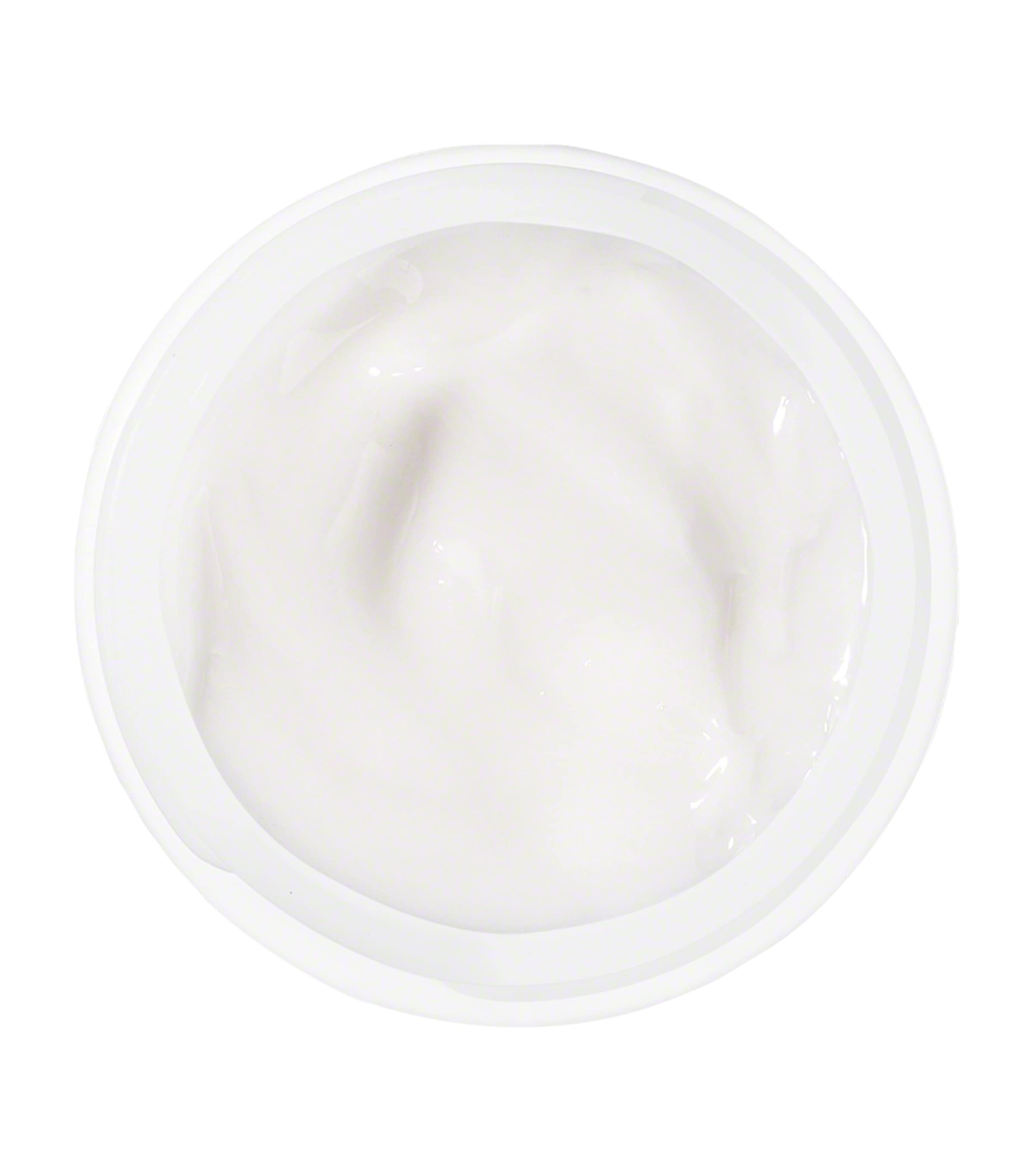 Moisturizing With A Cream NO COLOUR Image 6