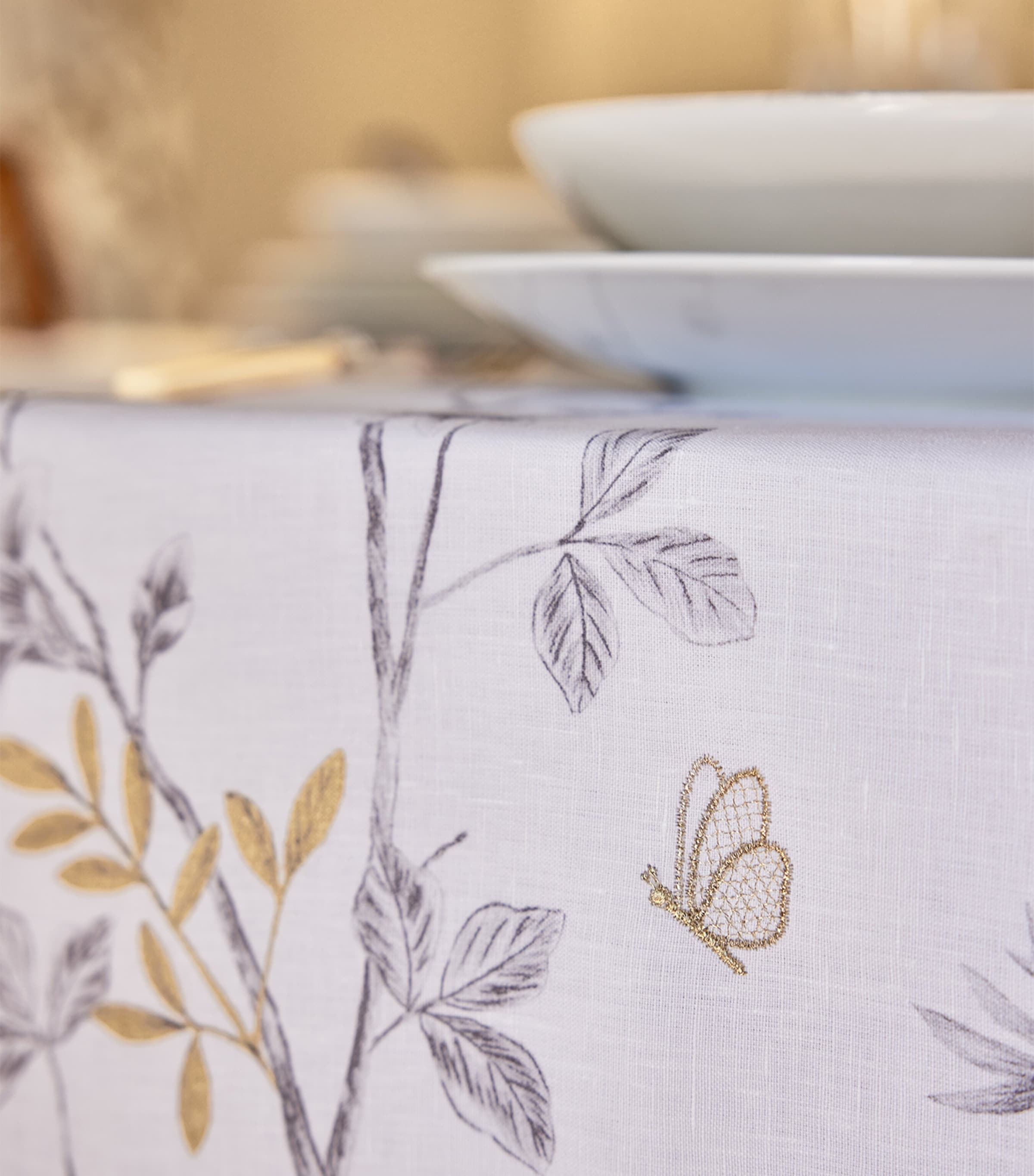 Alexandre Turpault Linen Botanical Tablecloth (170cm x 250cm) | Dining | Table Linens | Tablecloths | Designers | Alexandre Turpault Alexandre Turpault Linen Botanical Tablecloth (170cm x 250cm) | Dining | Table Linens | Tablecloths | Designers | Alexandre Turpault