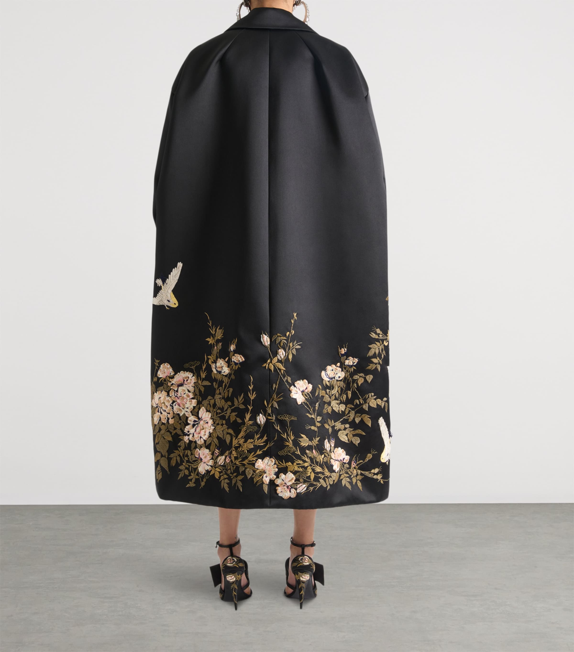 Silk Embroidered Cocoon Coat BLACK Image 3