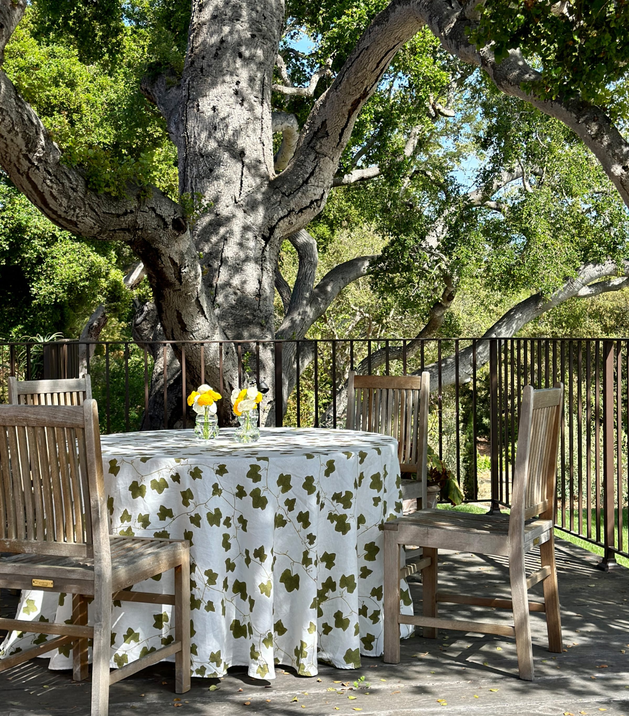 Linen Ivy Round Tablecloth (260cm) GREEN Image 4