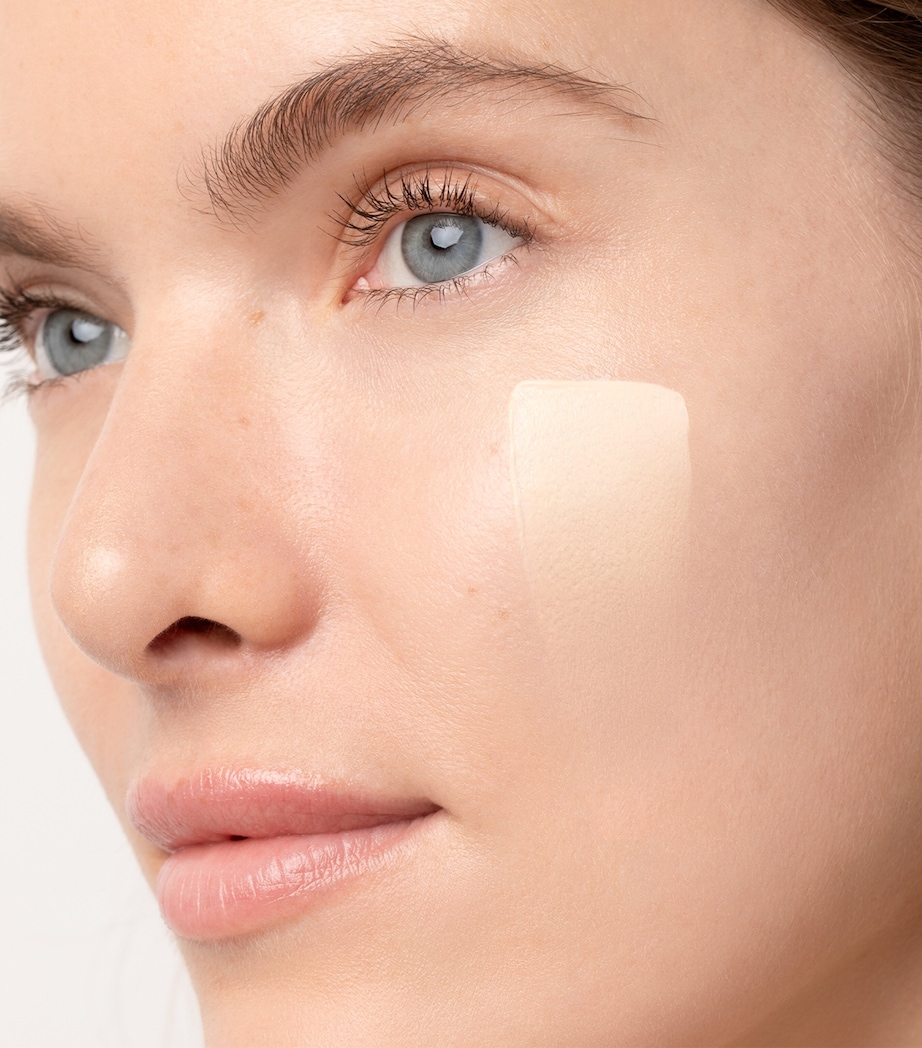 Just Skin Tinted Moisturiser SPF 15 ALABASTER Image 3