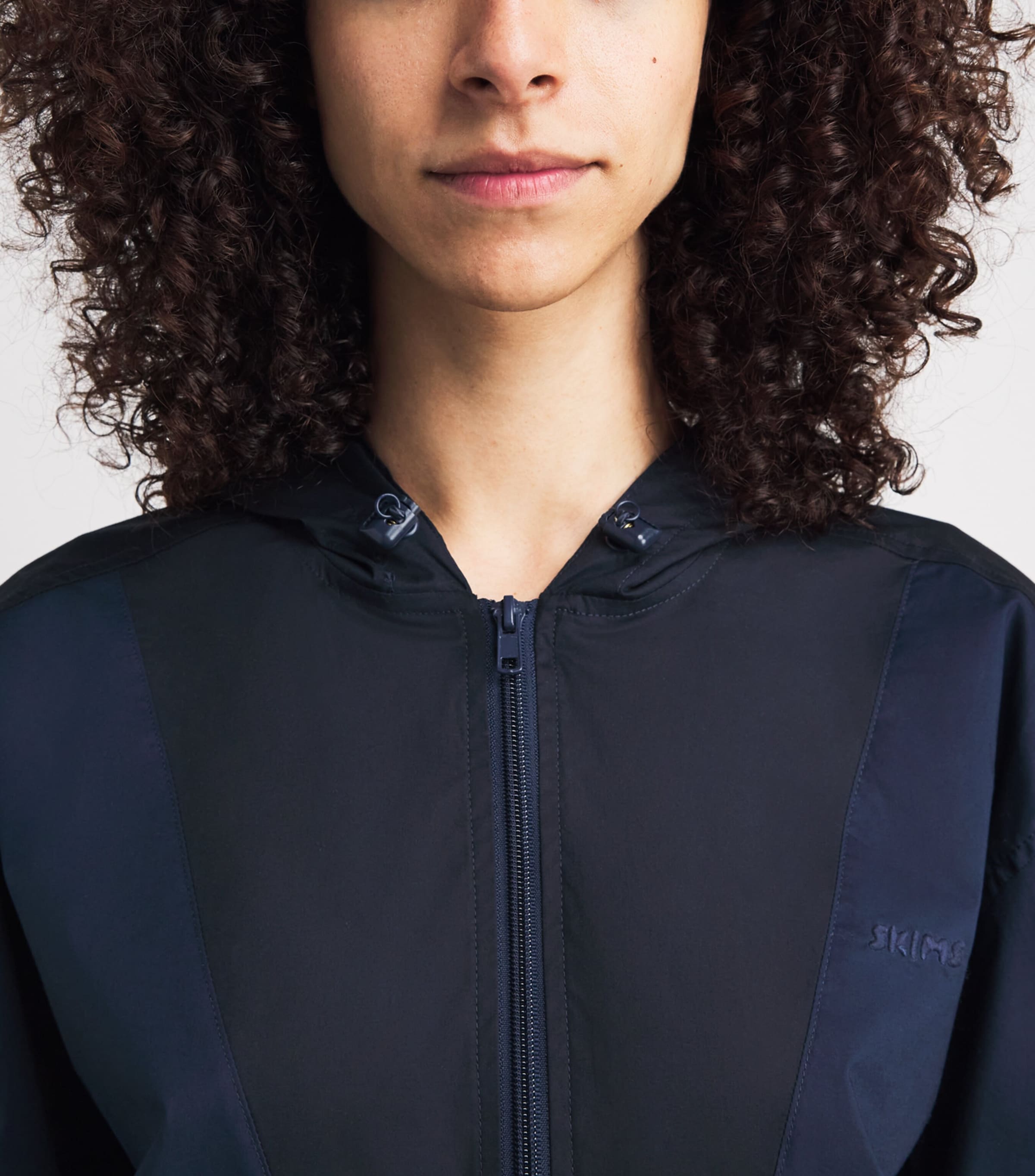 Skims Womens Woven Cotton Half-Zip Hoodie Navy Image 3