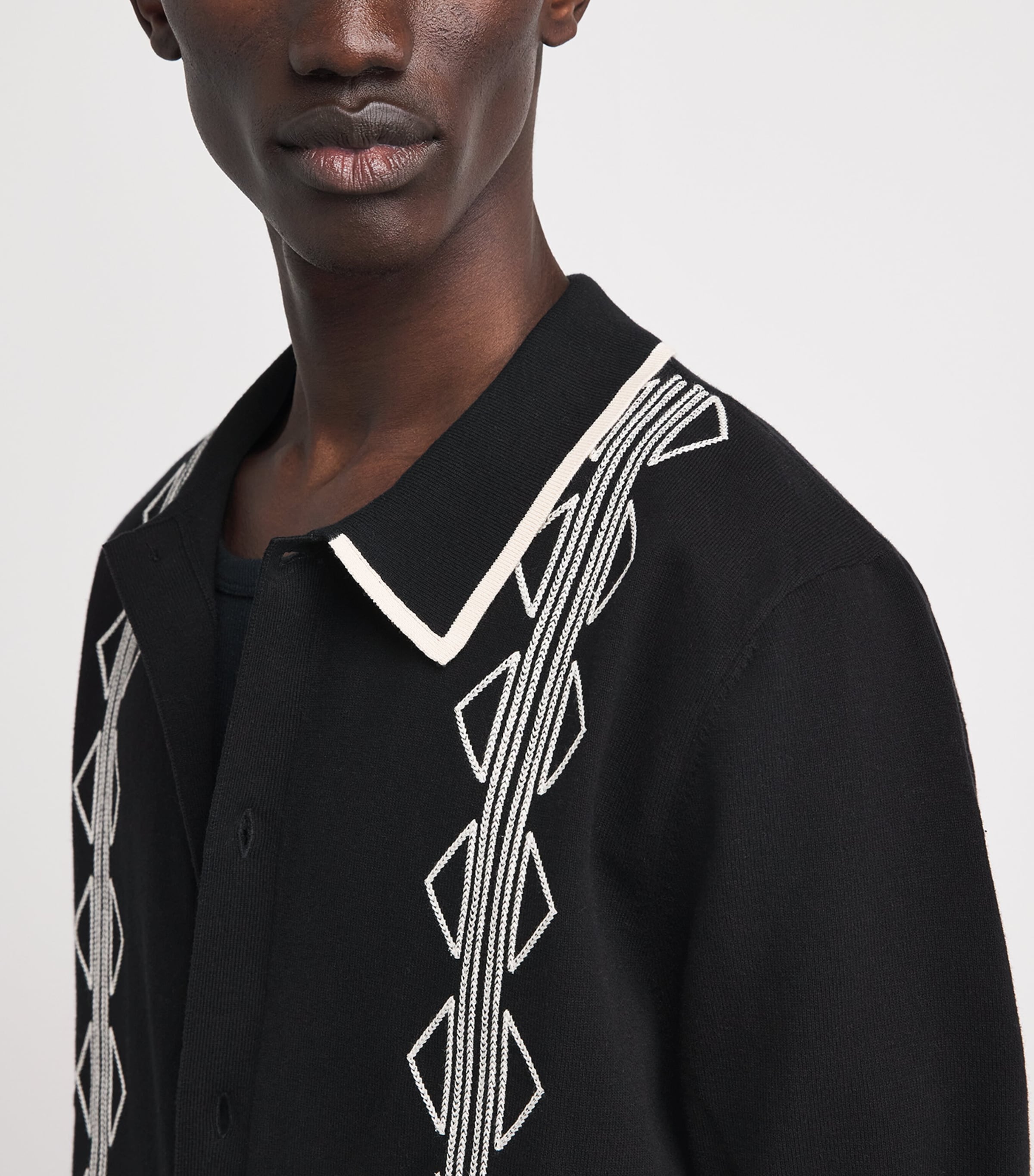 Wax London Mens Cotton-Blend Embroidered Tellaro Shirt Black / Ecru Image 3