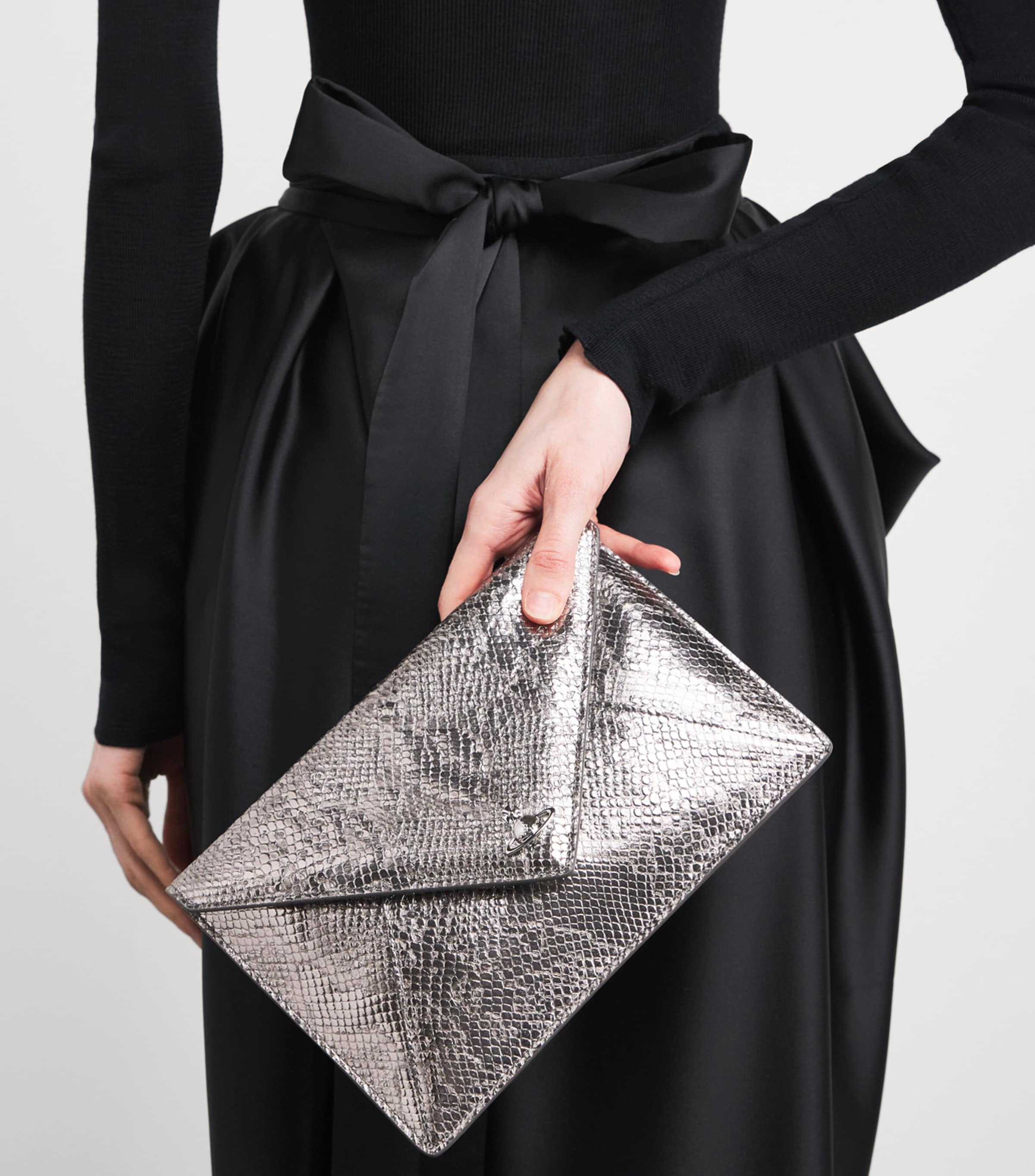 Croc-Embossed Leather Envelope Clutch Bag IRON Image 5