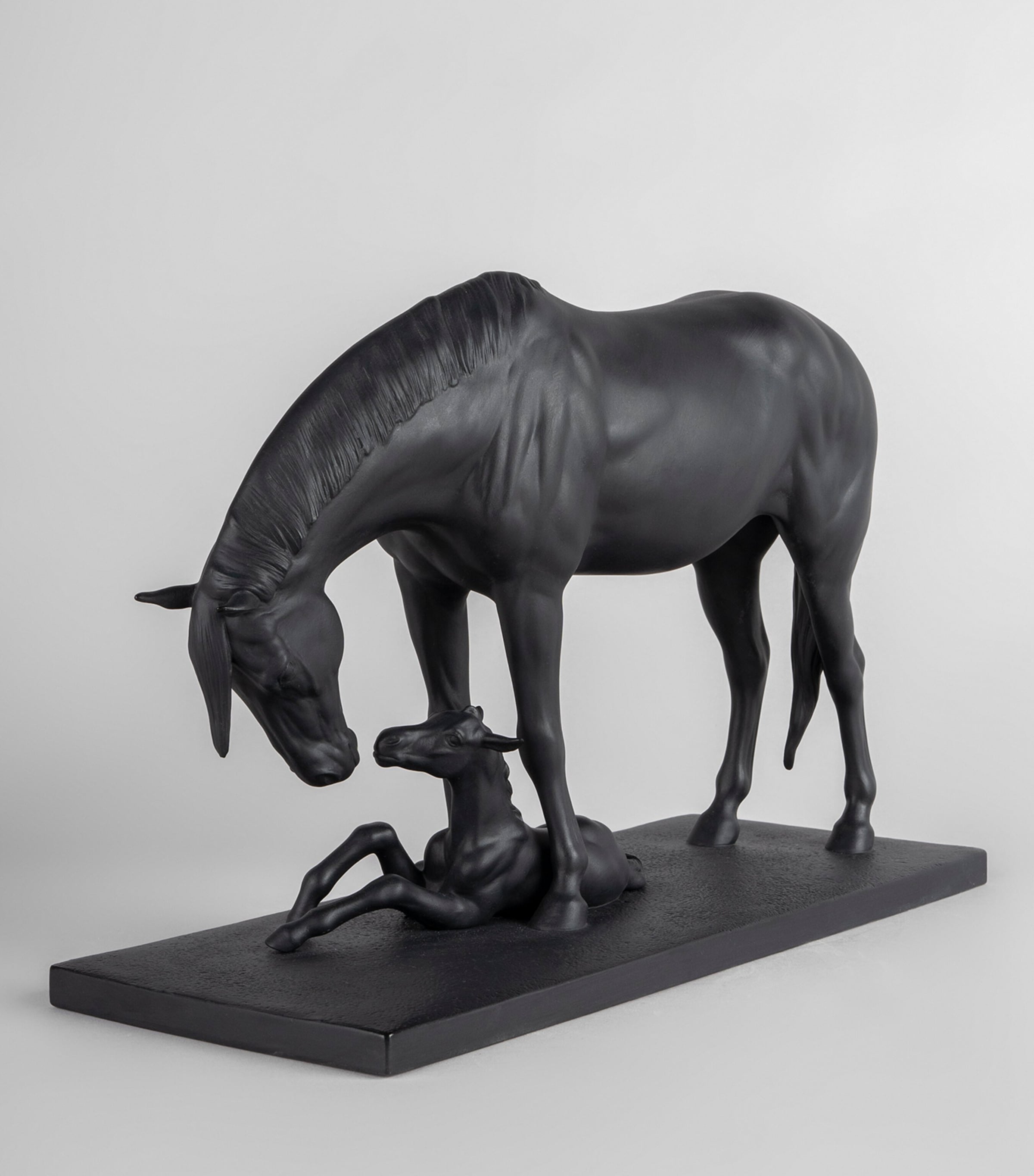 Mare and Foal Figurine BLACK Image 3