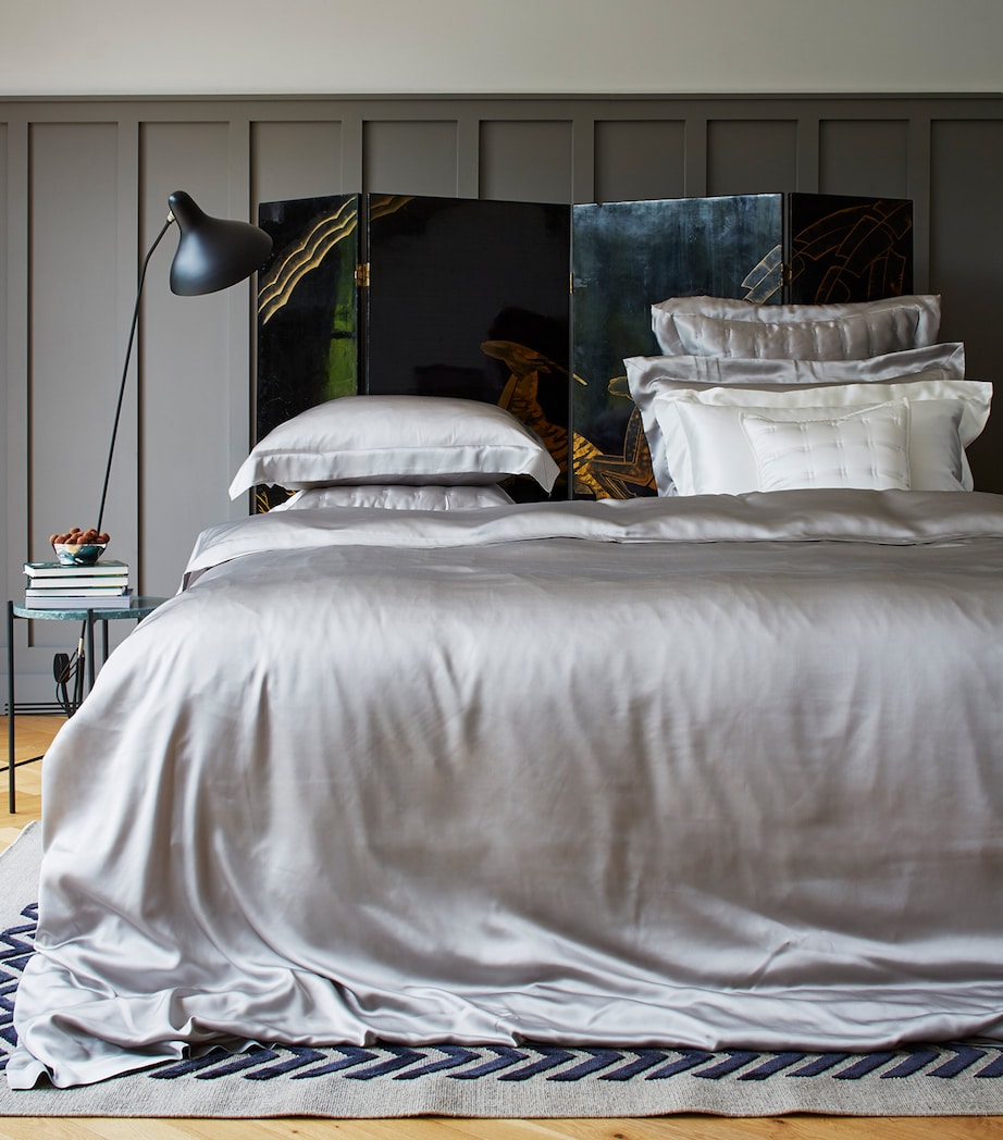 Silk Double Duvet Cover (200cm x 200cm) SILVER GREY Image 3