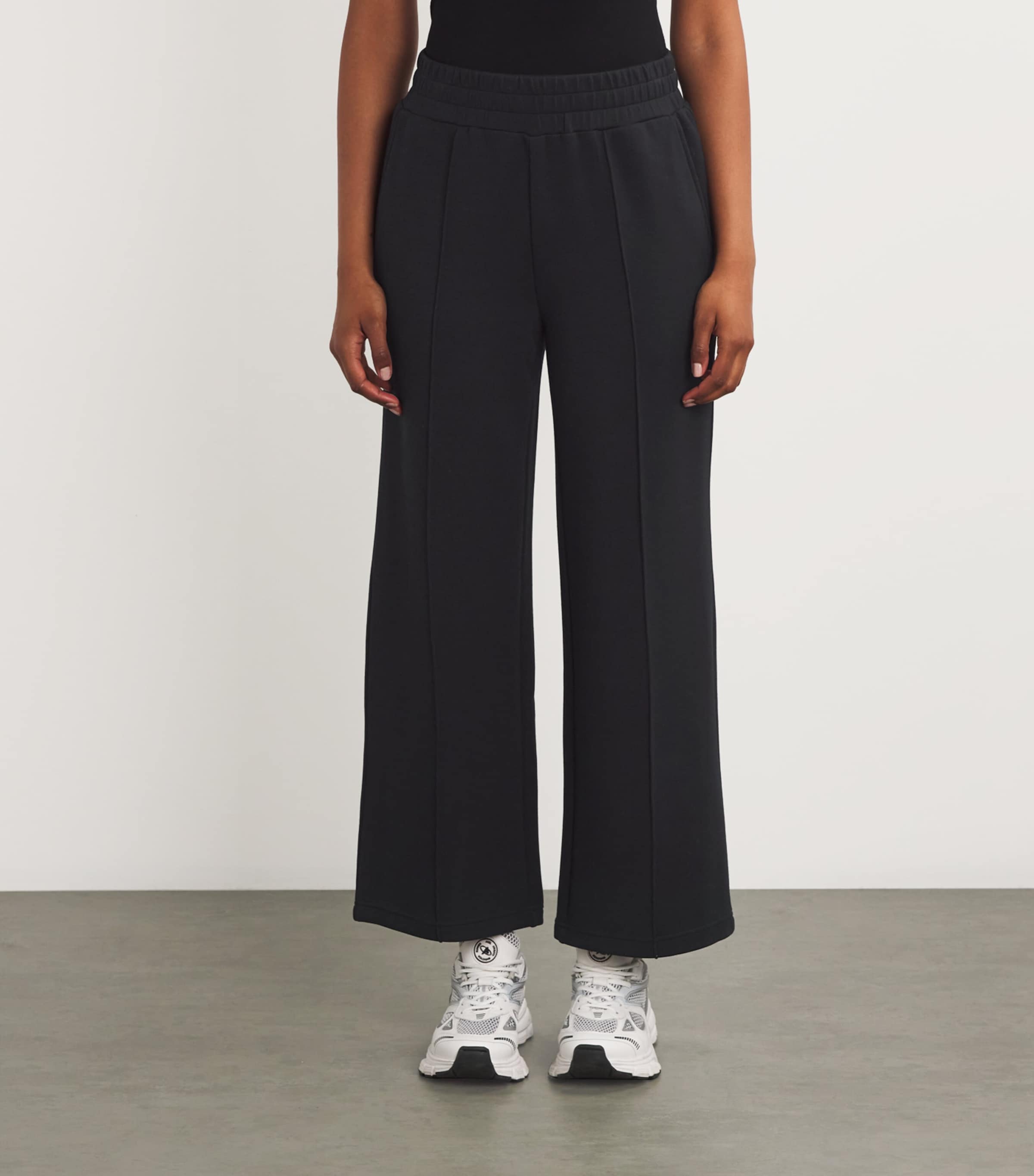 FreeSoft Wide-Leg Sweatpants BLACK Image 3