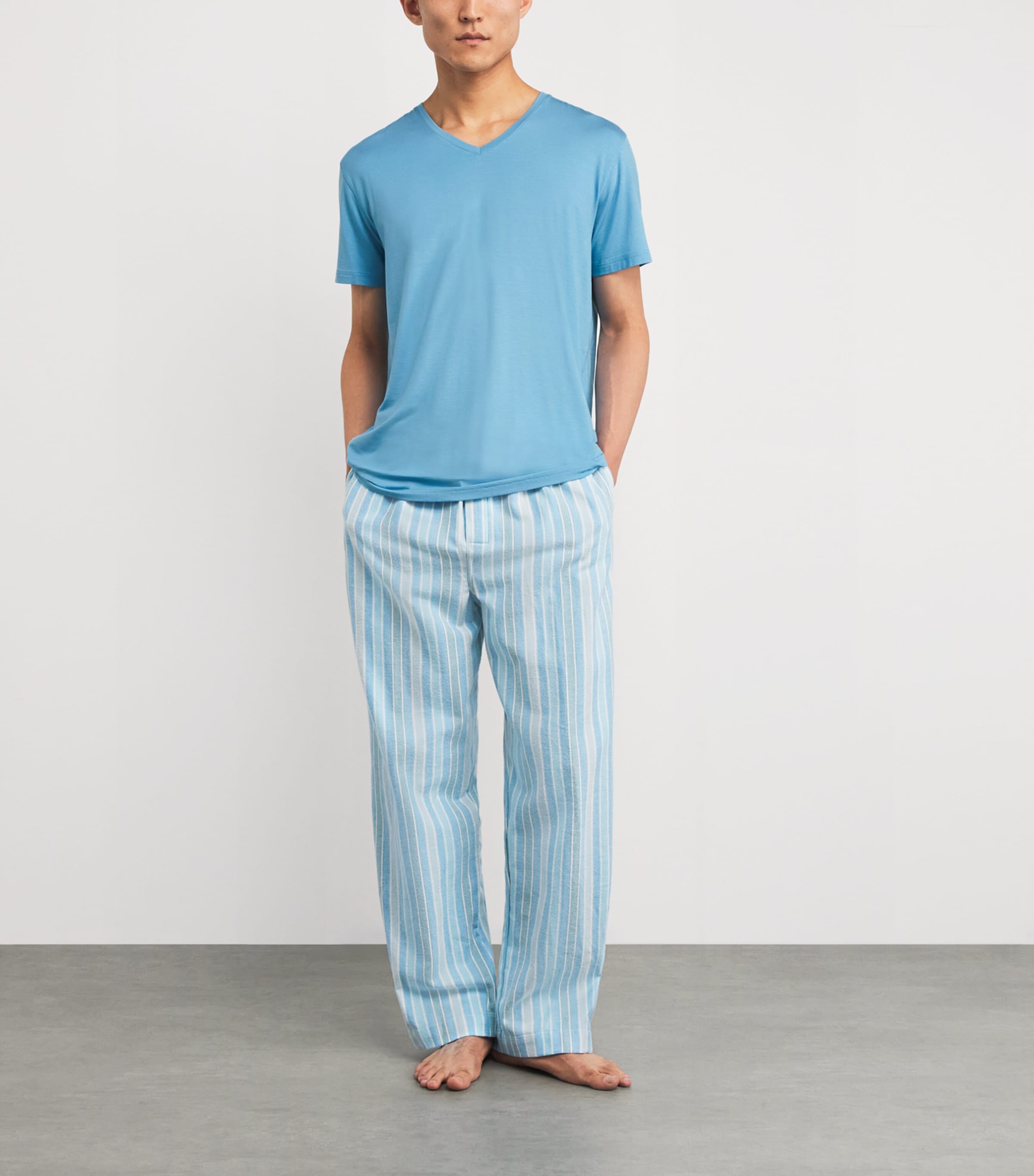 Basel V-Neck Lounge T-Shirt 021 BLUE Image 2