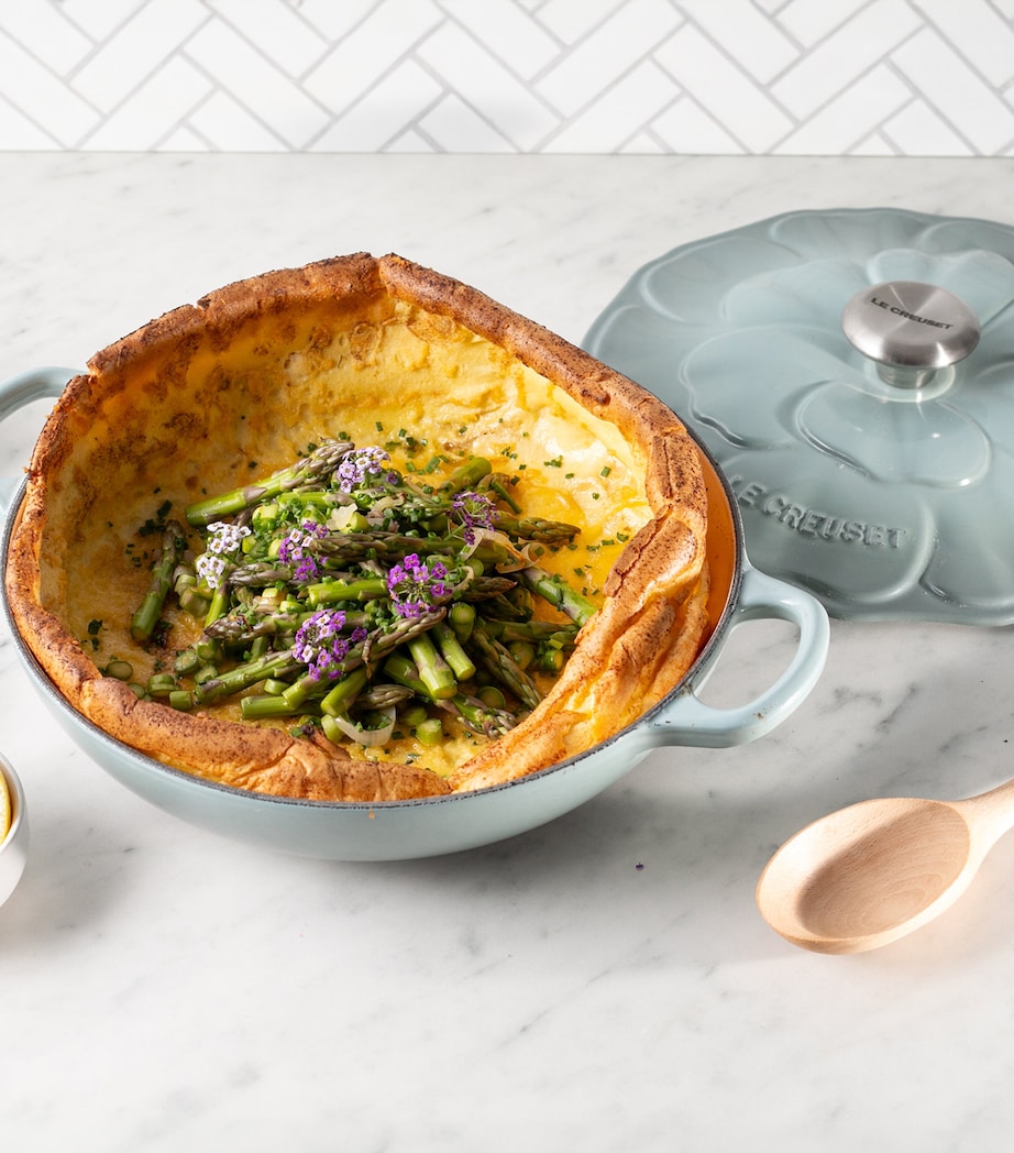 Cast Iron Petal Shallow Casserole Dish (26cm) SEA SALT Image 6