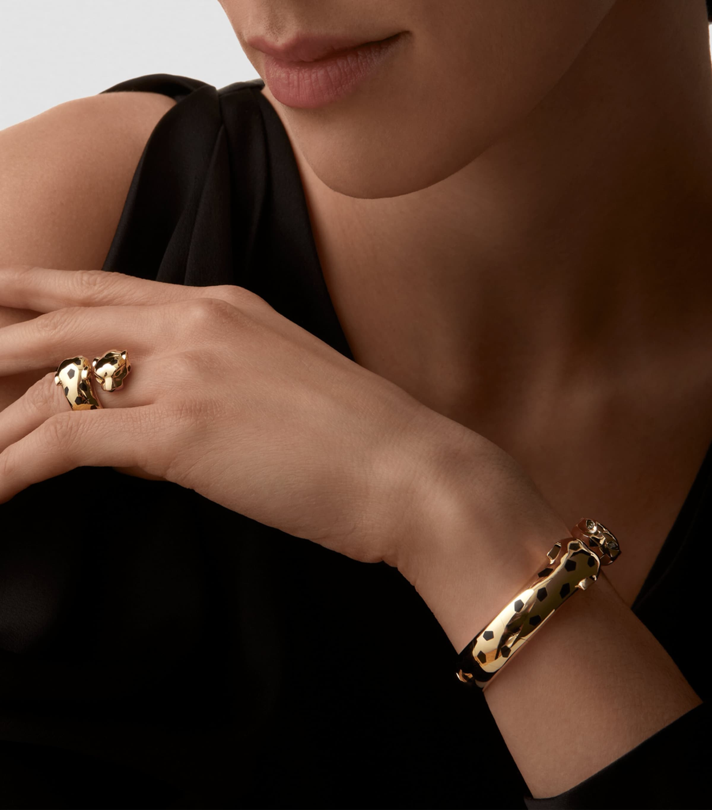 Yellow Gold, Tsavorite Garnet and Onyx Panthère de Cartier Bangle YELLOW GOLD Image 7