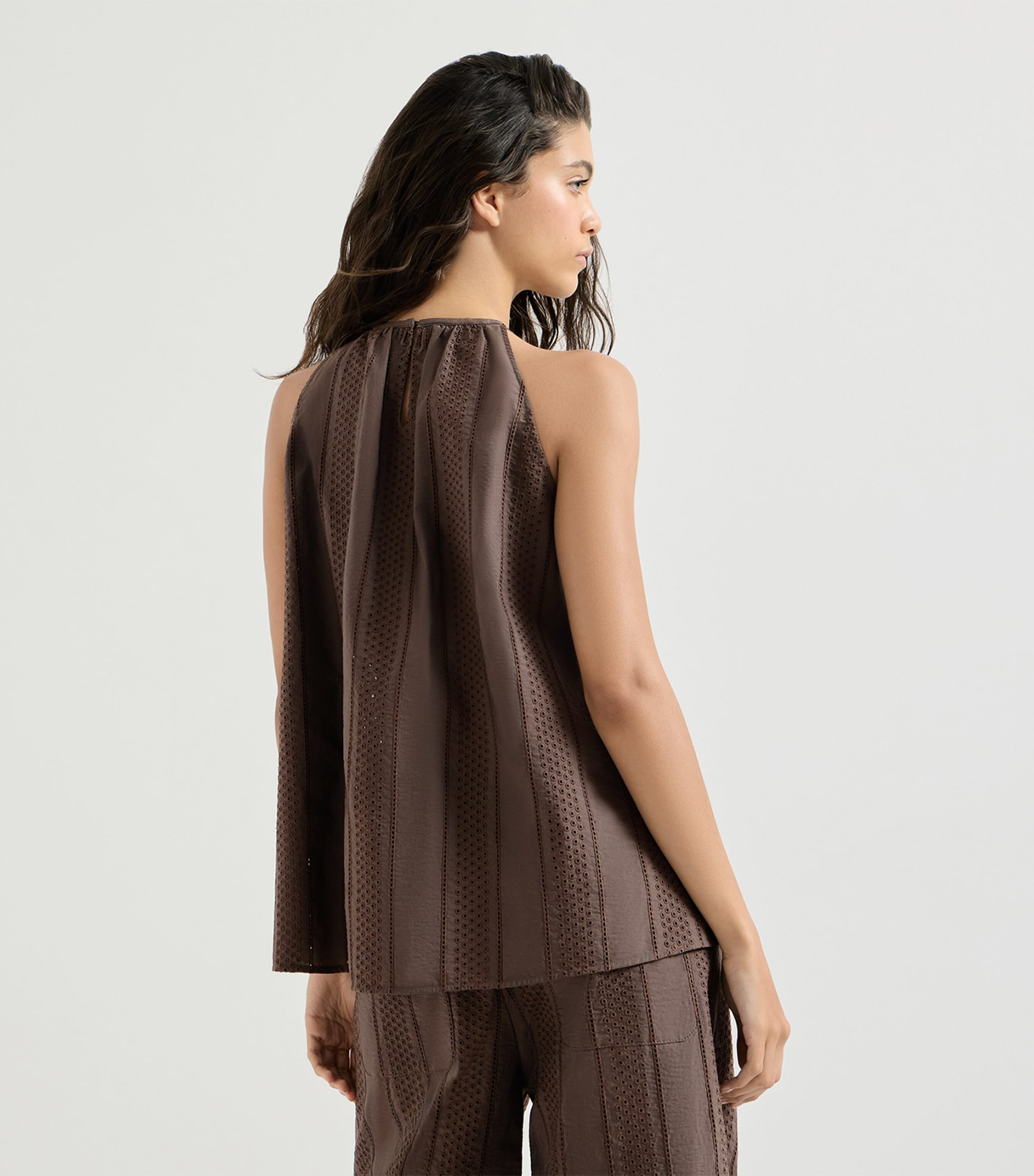 Brunello Cucinelli Womens Techno-Cotton Poplin Broderie Anglais Sleeveless Top Chocolate Brown Image 5