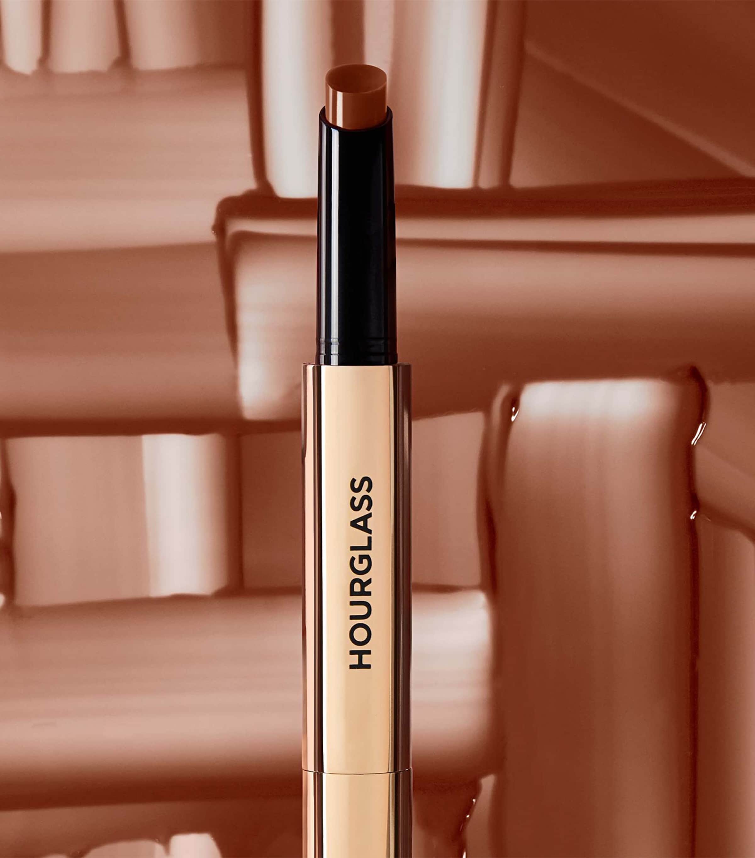 Hourglass Phantom Volumizing Glossy Balm Trace Image 3