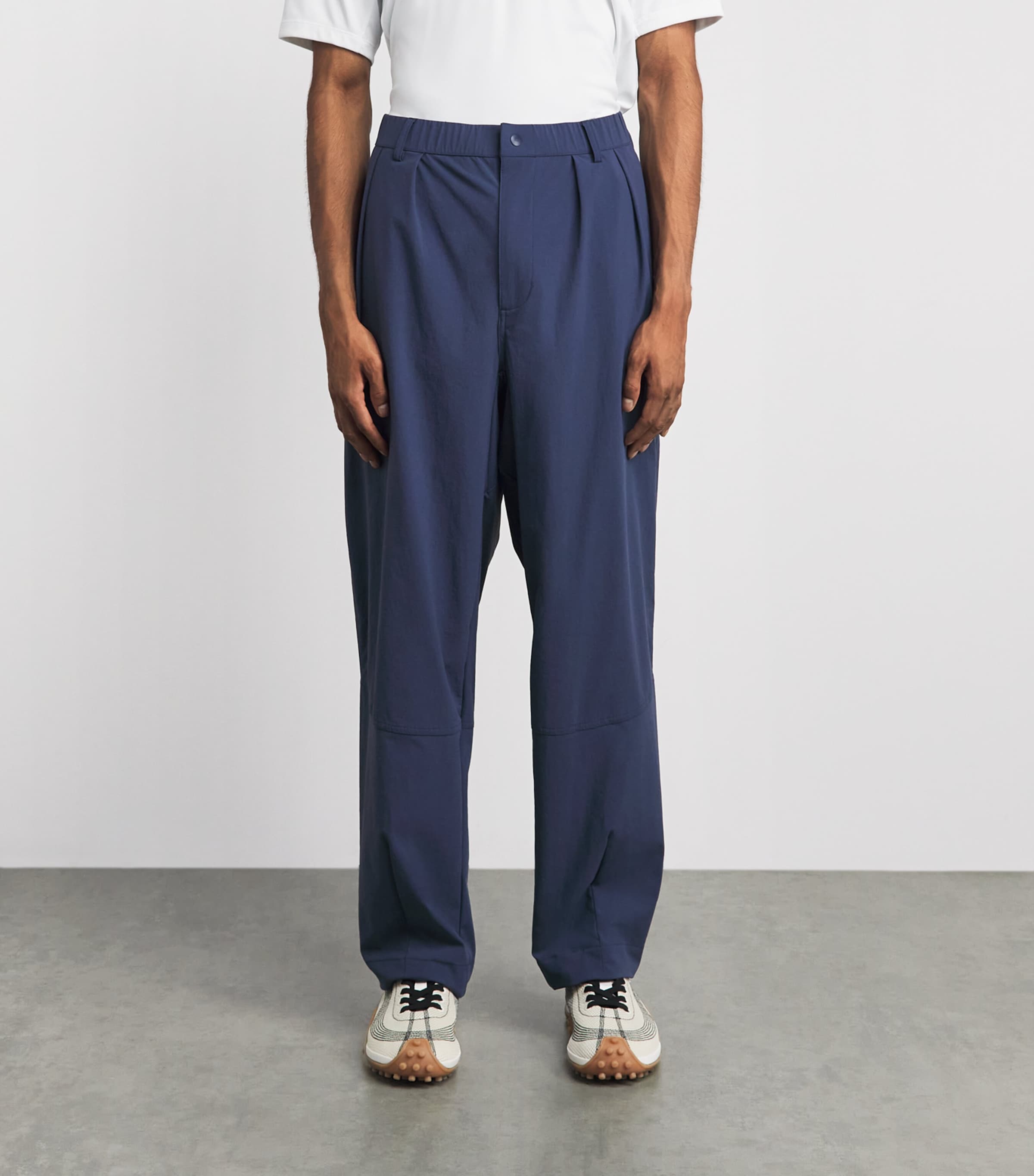 Manors Mens Greenskeeper Relaxed Trousers Navy Image 4
