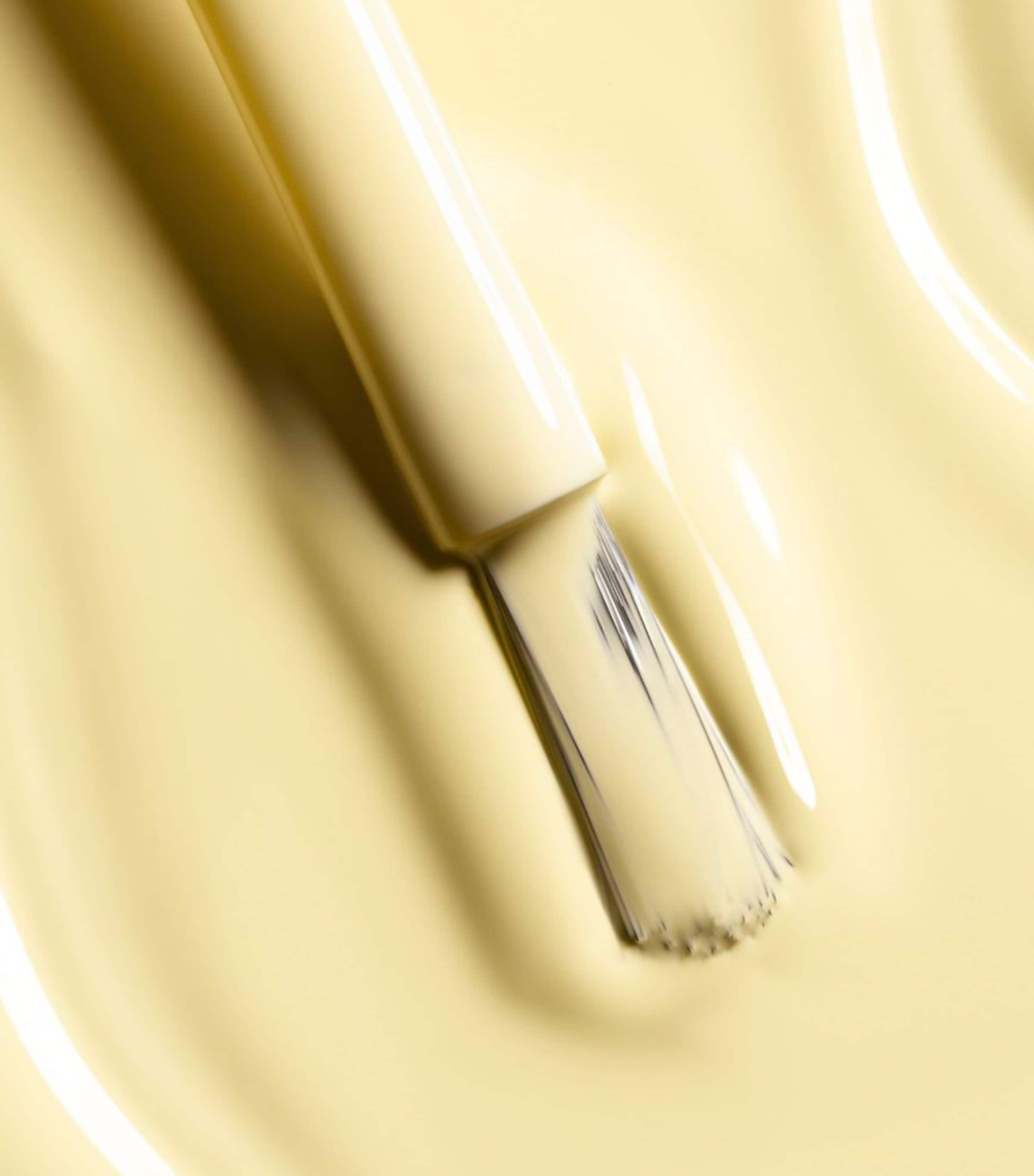 LE VERNIS Longwear Nail Colour OVNI 129 Image 2