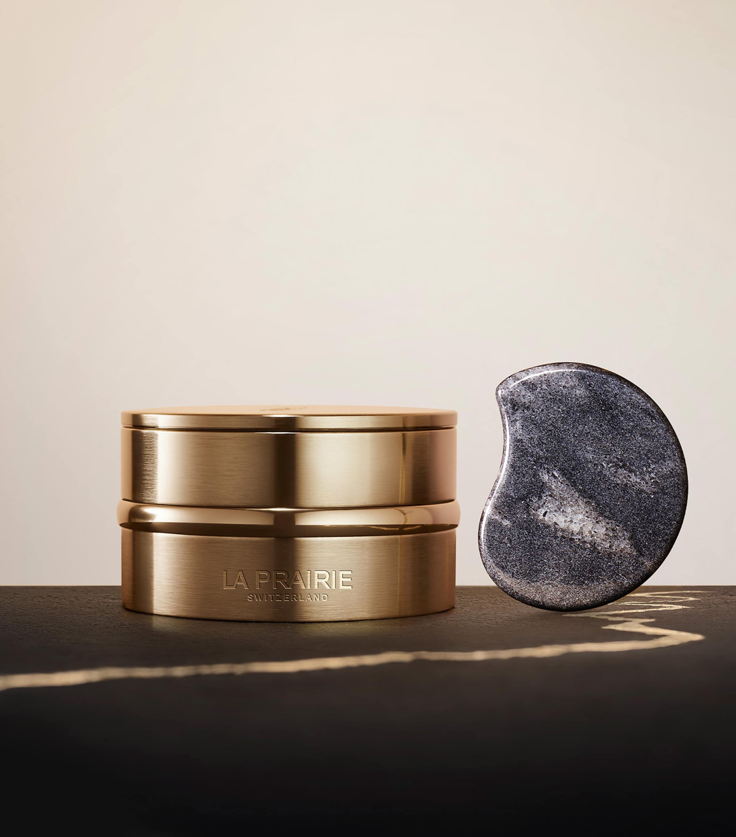 Pure Gold Radiance Nocturnal Balm (60ml) NO COLOUR Image 3