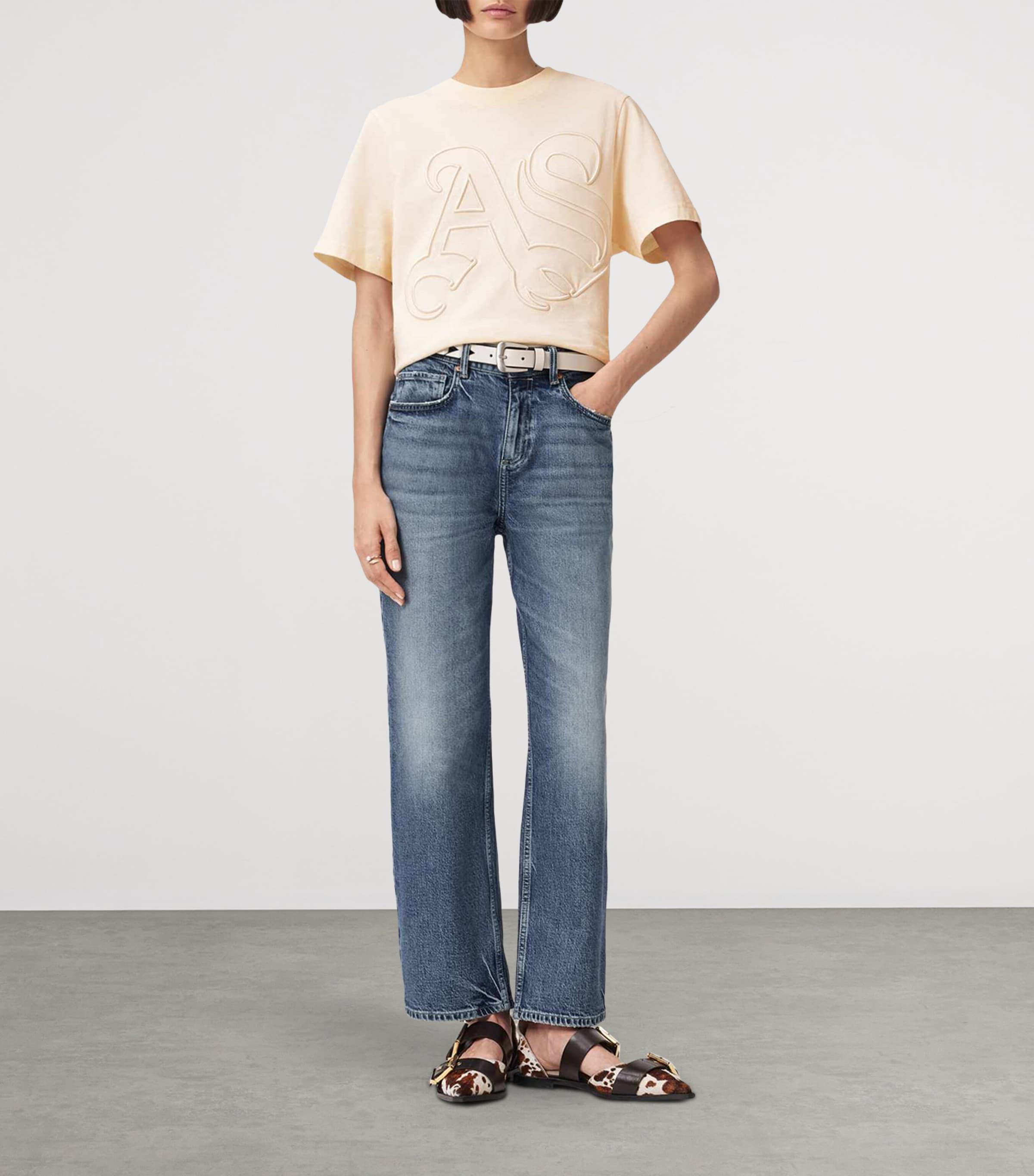 Embroidered Lisa T-Shirt PEBBLE WHITE Image 2