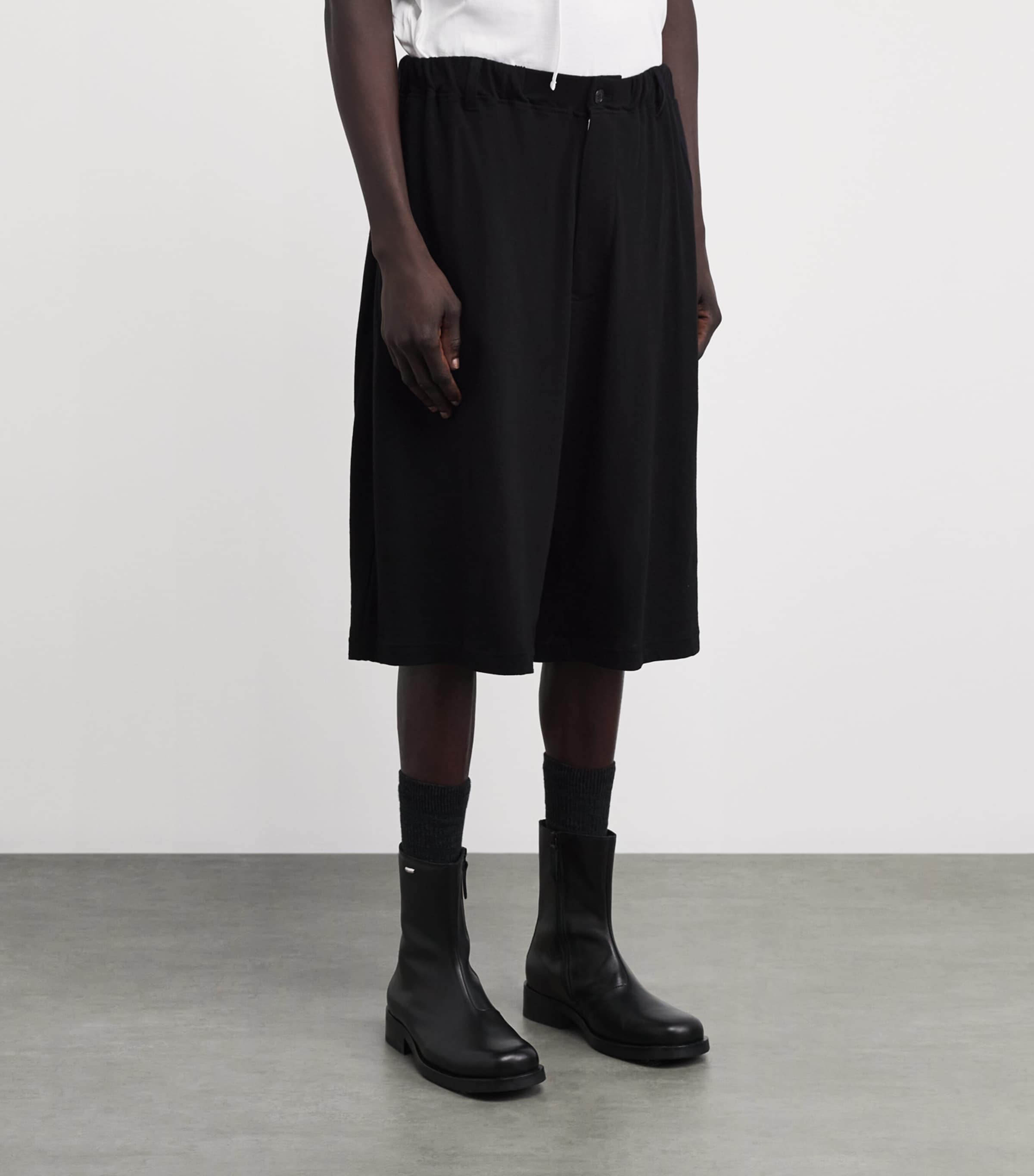 Yohji Yamamoto Mens Cotton-Linen Elasticated Shorts Black Image 4