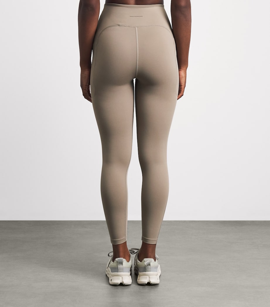 On Womens Train 7/8 Leggings Clay Image 5