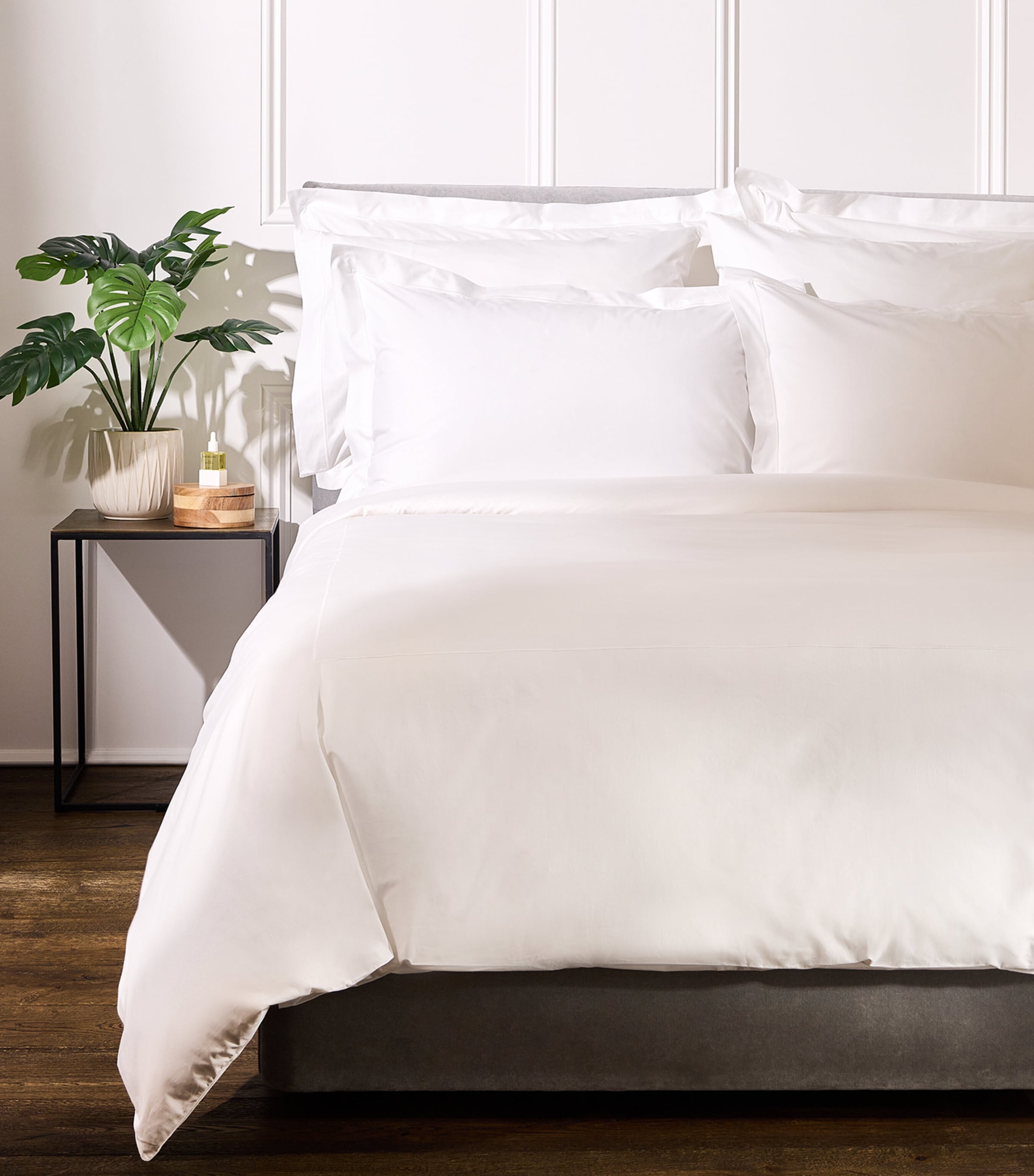 Peter Reed Helmshore King Flat Sheet (275cm x 295cm) | Bedding | Bed Linens & Sets | Flat Sheets | Designers | Peter Reed
