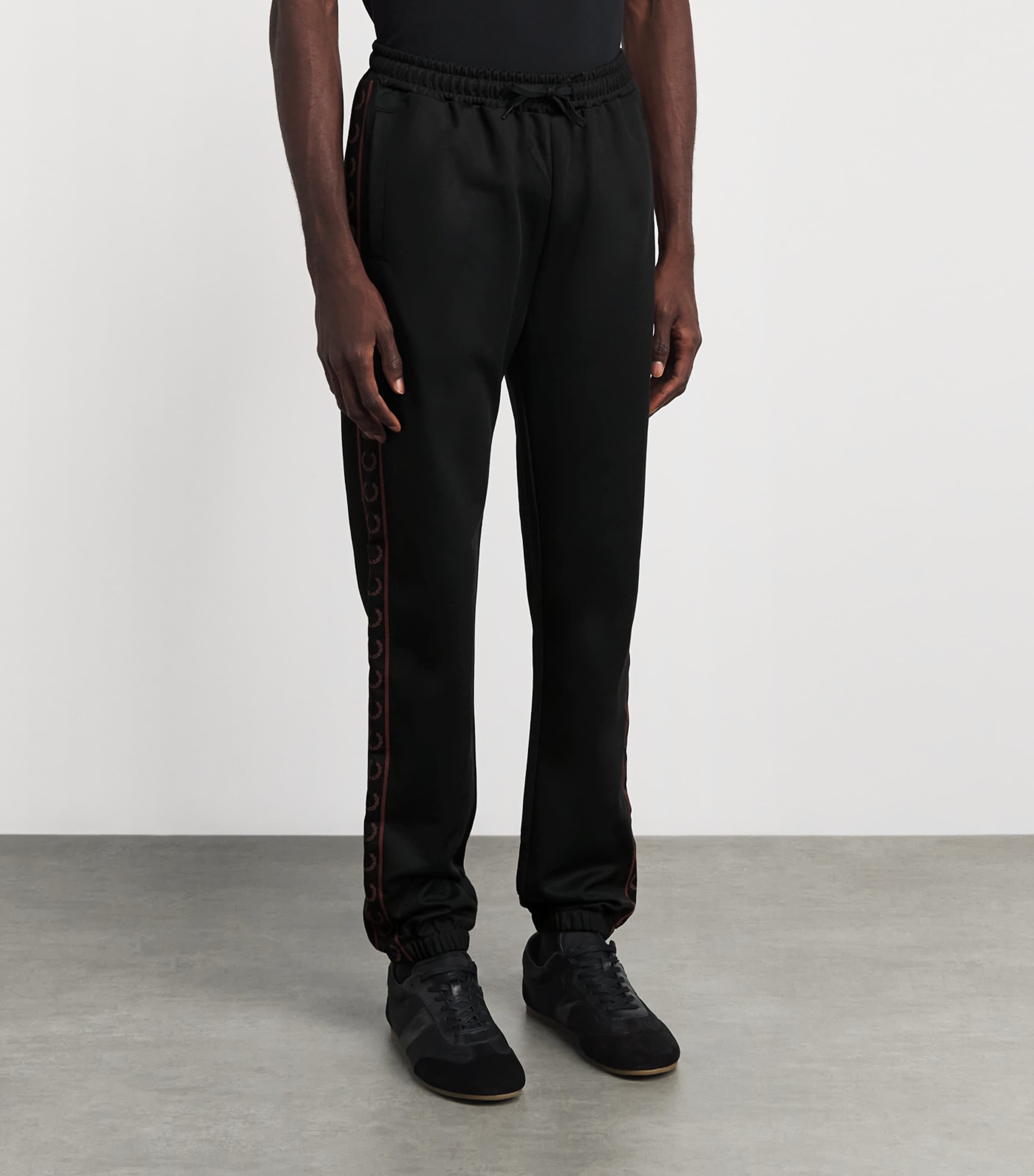 Fred Perry Mens Contrast Tape Wreath Sweatpants Black Image 4