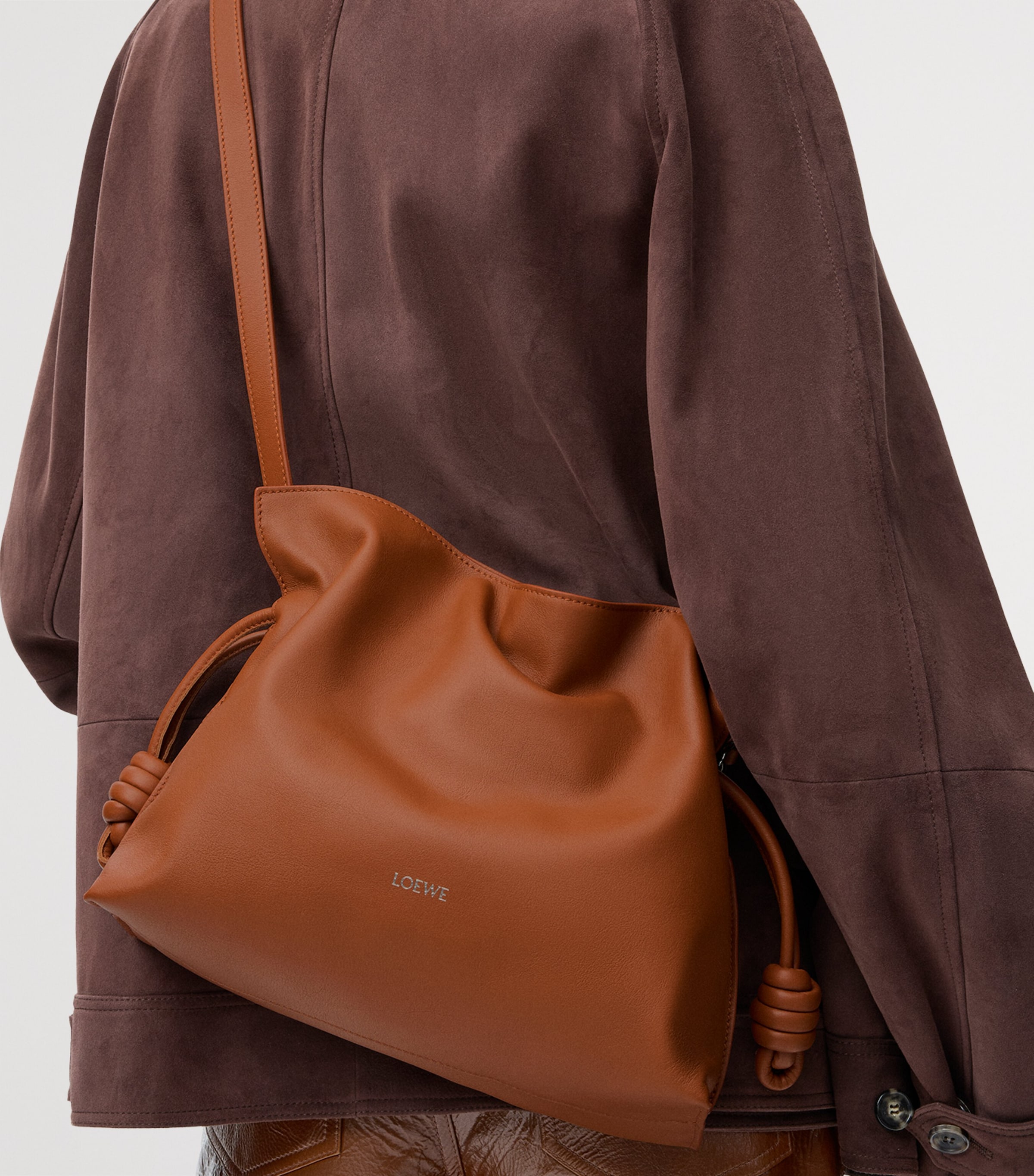 Medium Leather Flamenco Clutch Bag SQUIRREL Image 8