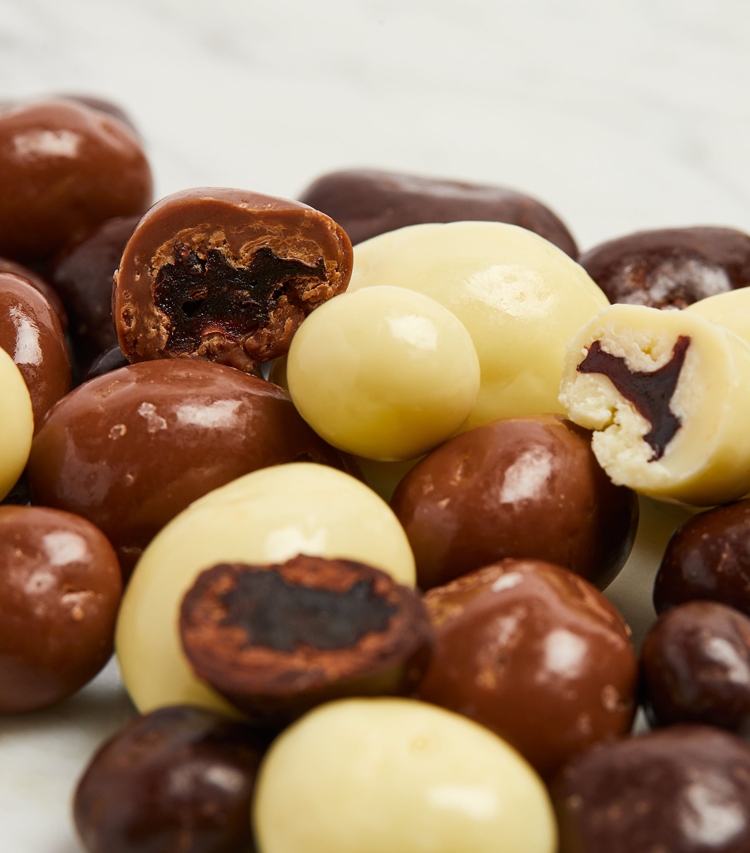 Assorted Chocolate Raisin Bonbonnière (130g) NO COLOUR Image 4