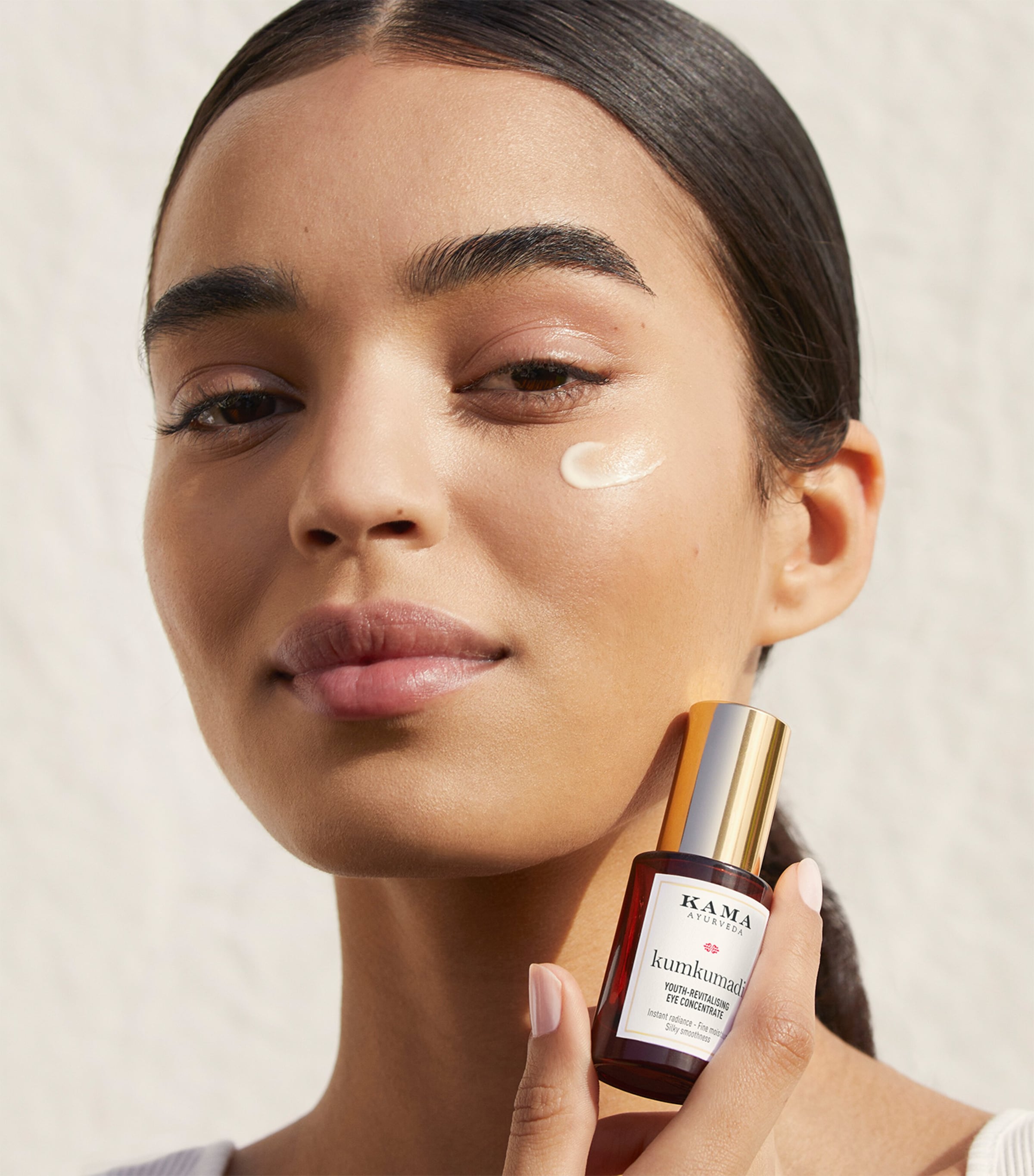 Kumkumadi Youth-Revitalising Eye Concentrate (15ml) NO COLOUR Image 3