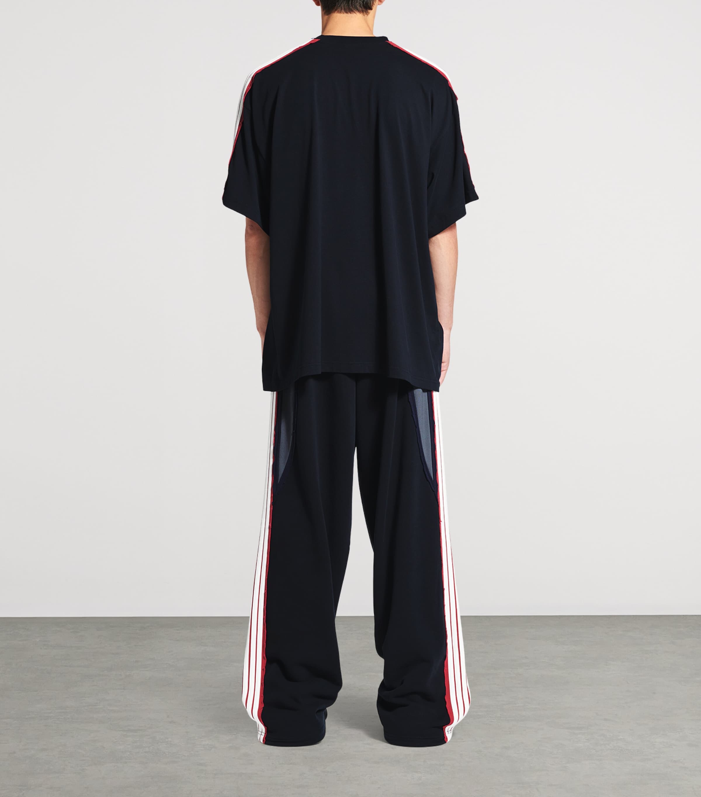 Balenciaga Oversized Logo T-Shirt | Men Clothing | T-Shirts | Logo T-shirts | Designers | Balenciaga | Women Bags | Basket Bags Balenciaga Oversized Logo T-Shirt | Men Clothing | T-Shirts | Logo T-shirts | Designers | Balenciaga | Women Bags | Basket Bags