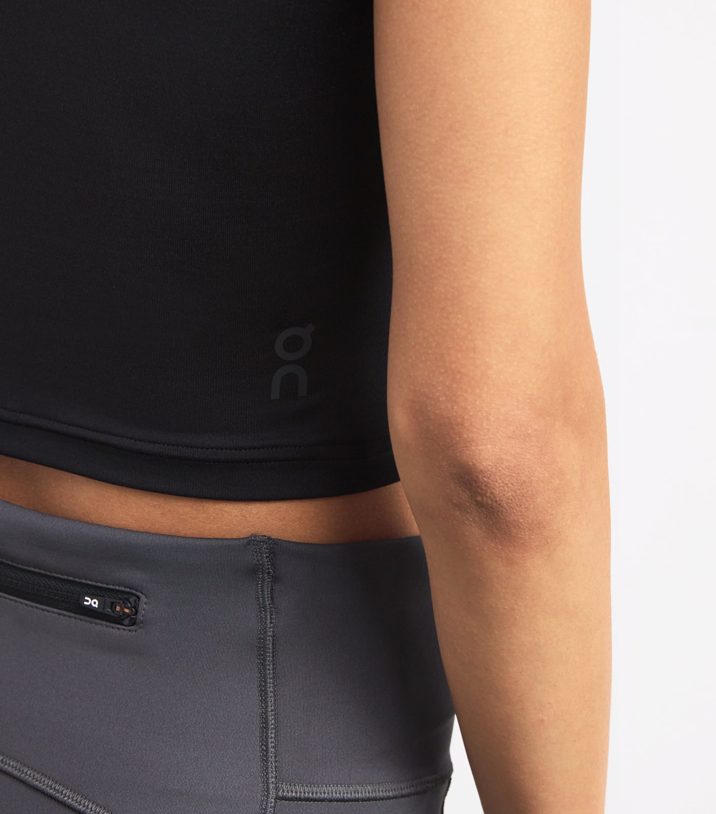 Studio Cut-Out Crop Top BLACK Image 6