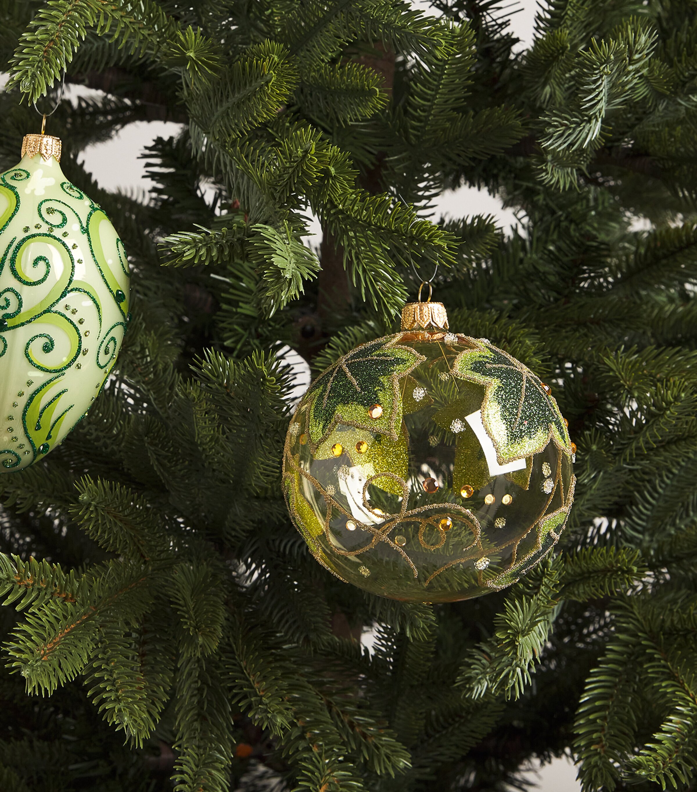 Harrods Glass Ivy Bauble Green Image 3