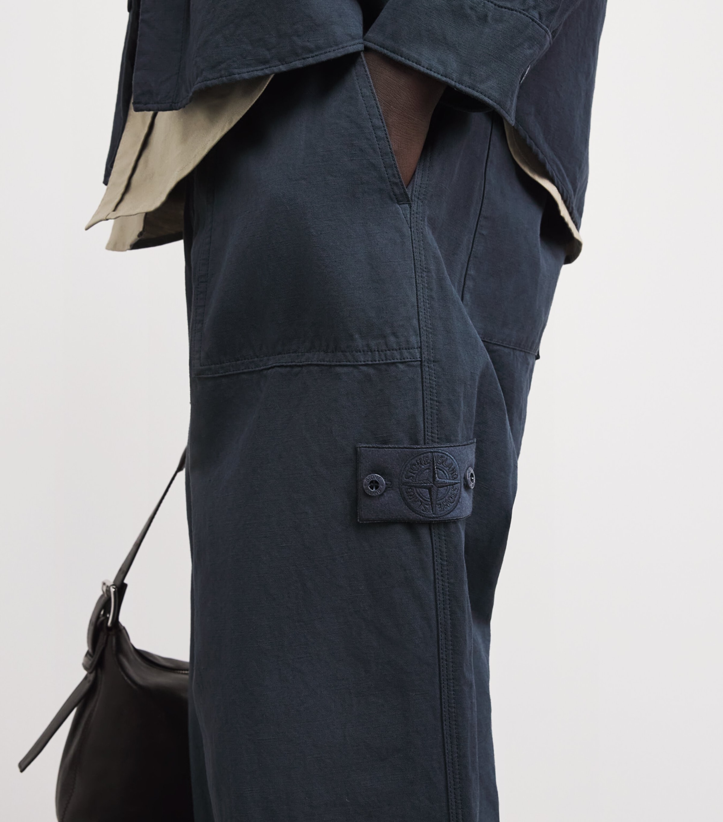 Stone Island Mens Cotton-Linen Ghost Fatigue Trousers Image 3