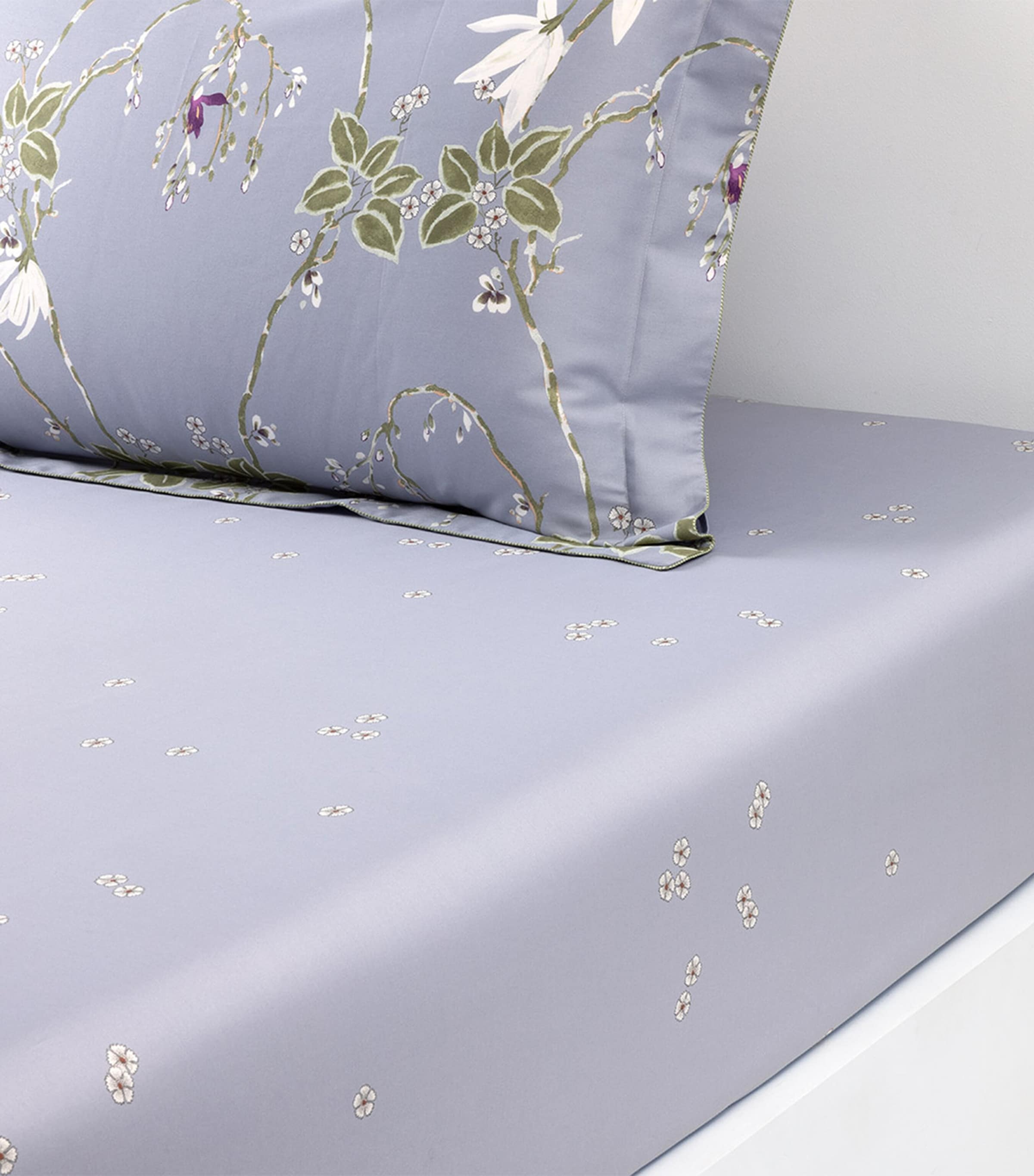 Yves Delorme Organic Cotton Rameau Super King Fitted Sheet (180cm x 200cm) Blue Image 2
