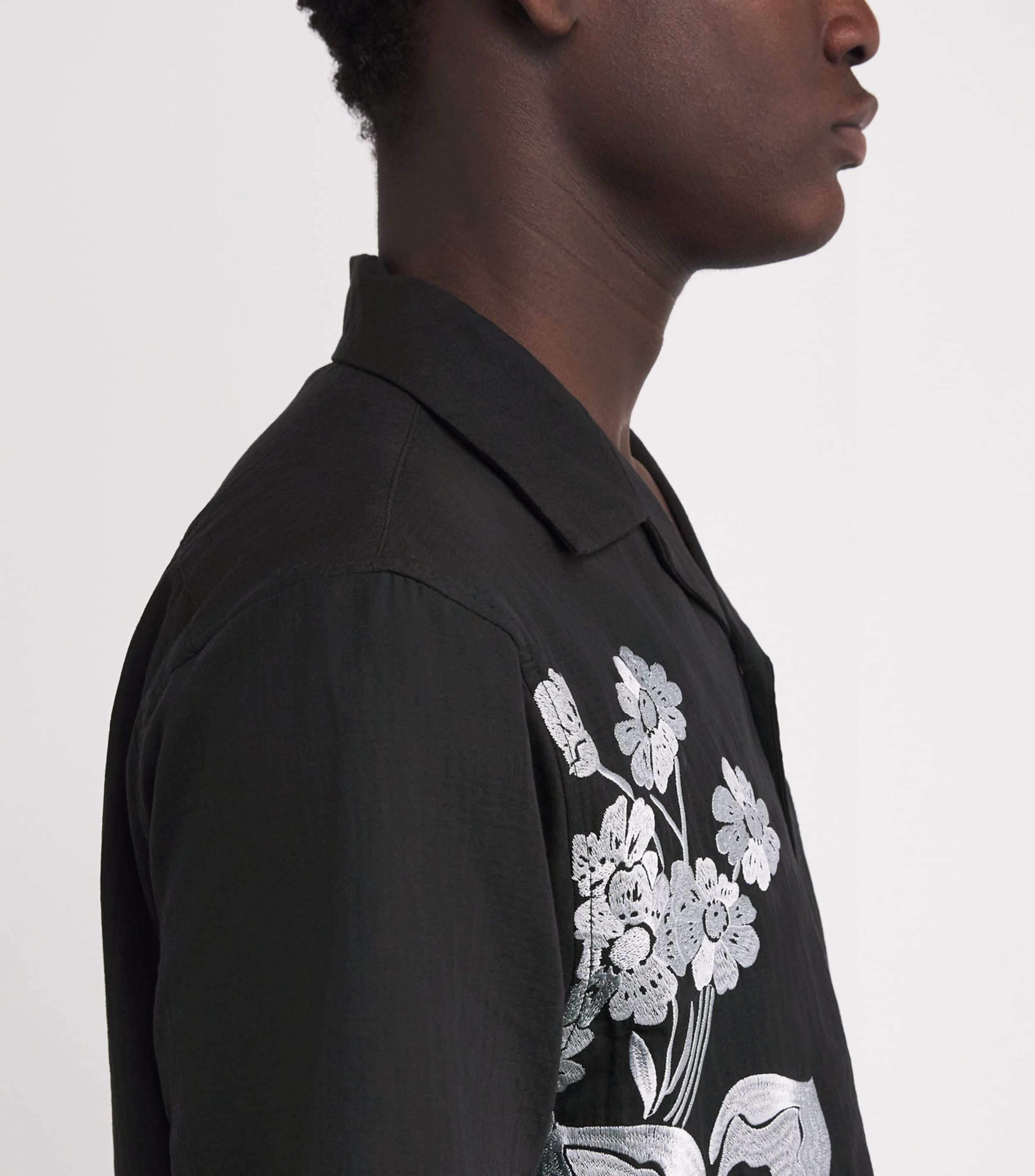 Peonies Embroidered Short-Sleeve Shirt BLACK Image 6